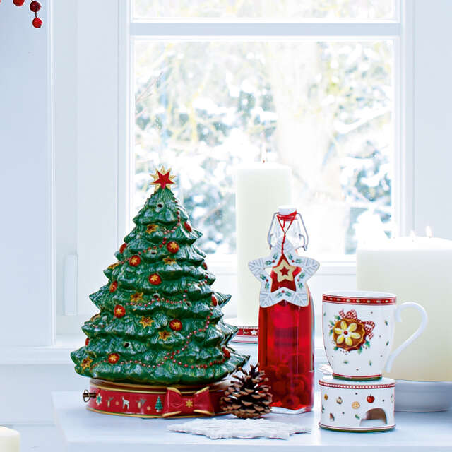 Whimsy Wonders Christmas music box