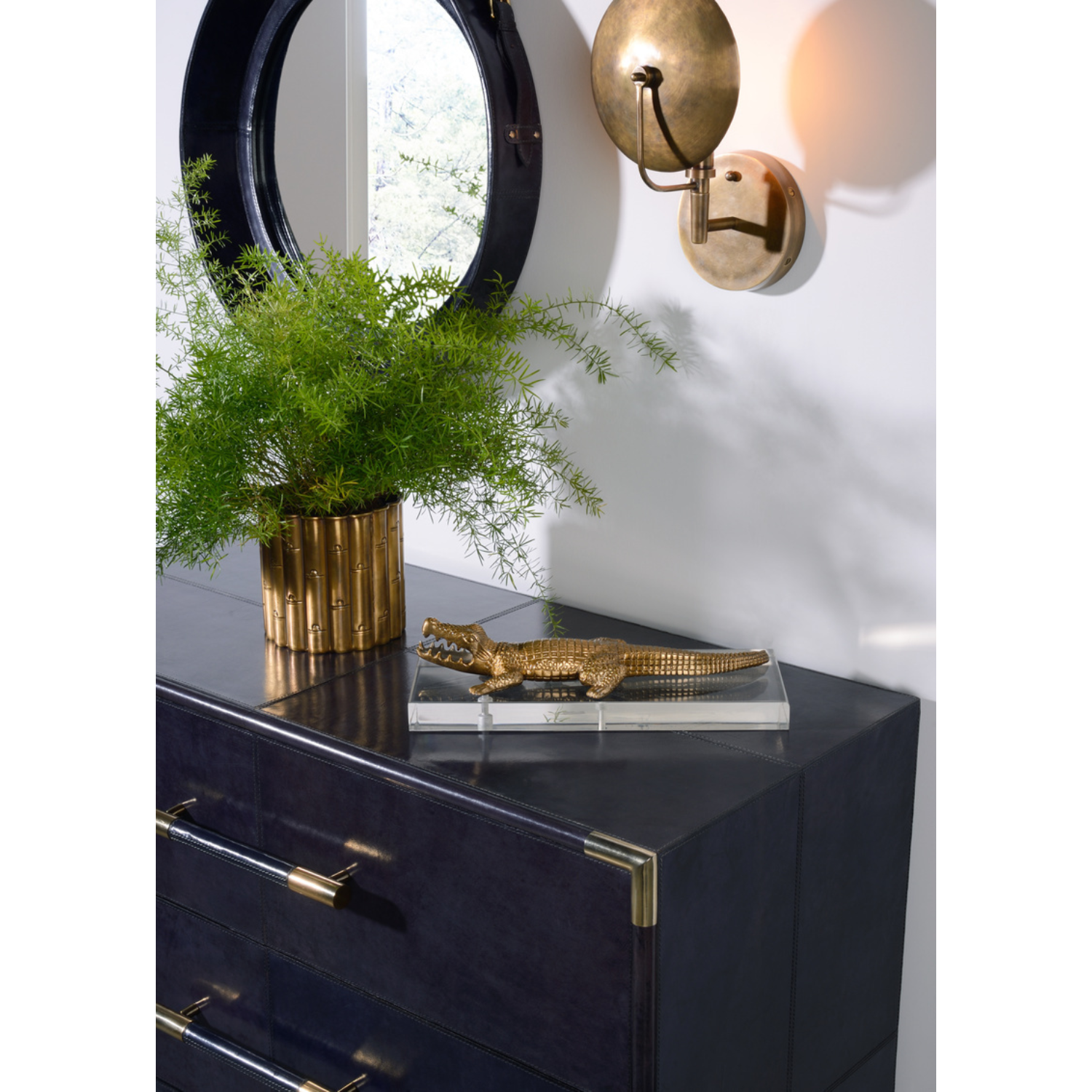 Dovi Sconce