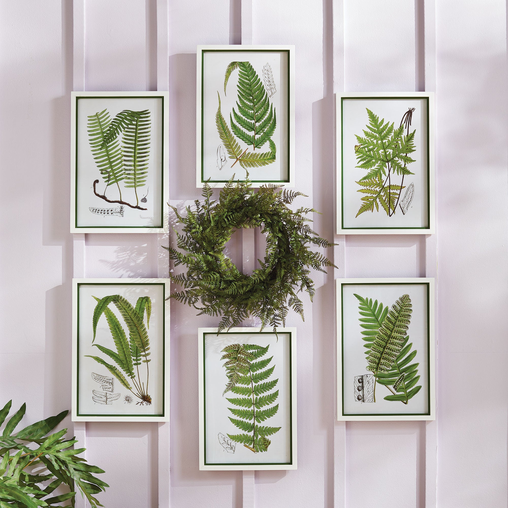 Frond Wreath 18"
