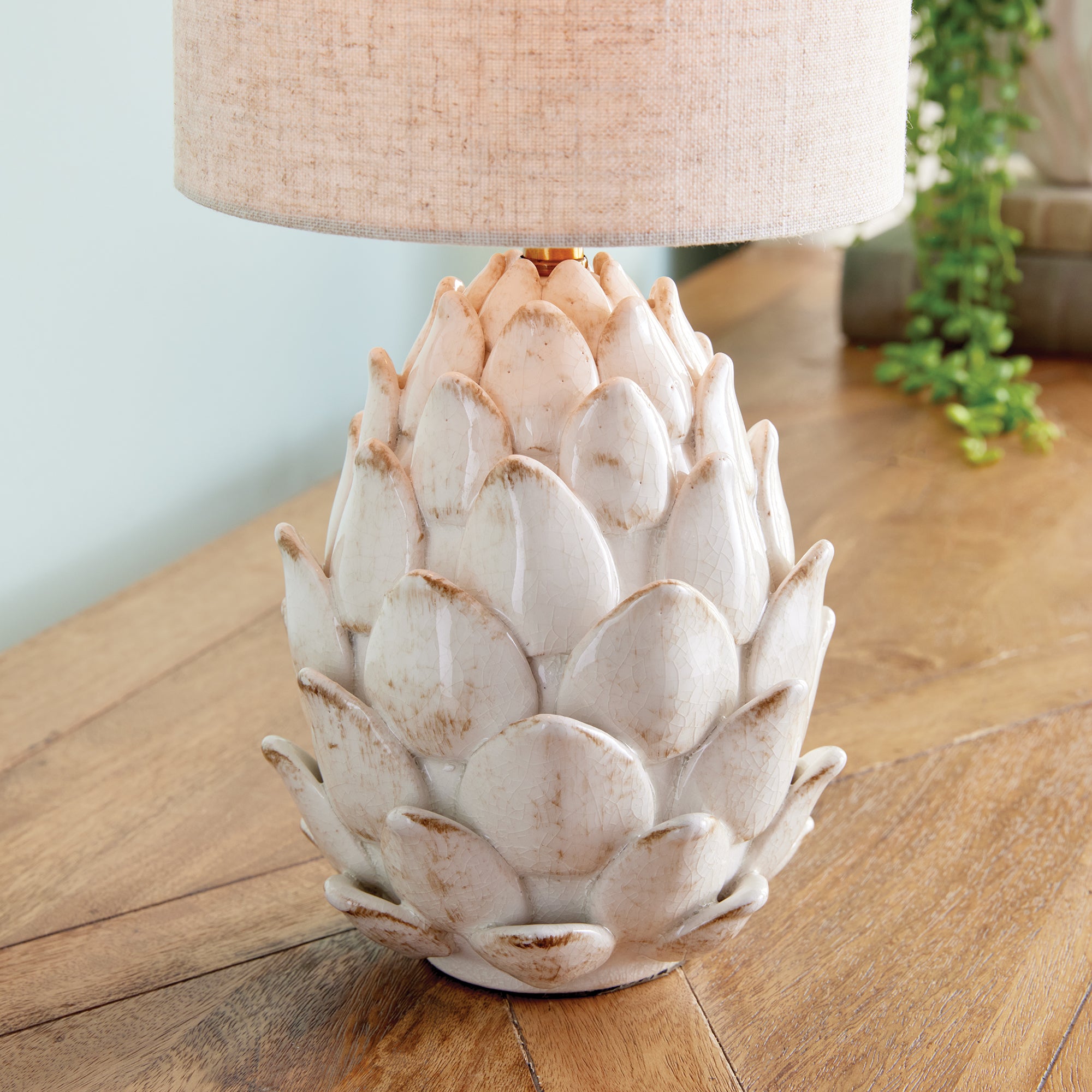 Deveraux Lamp