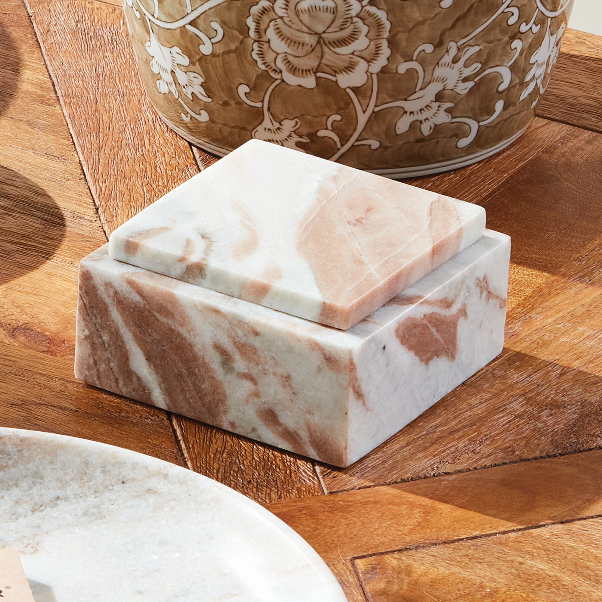 Veya Square Lidded Box Short