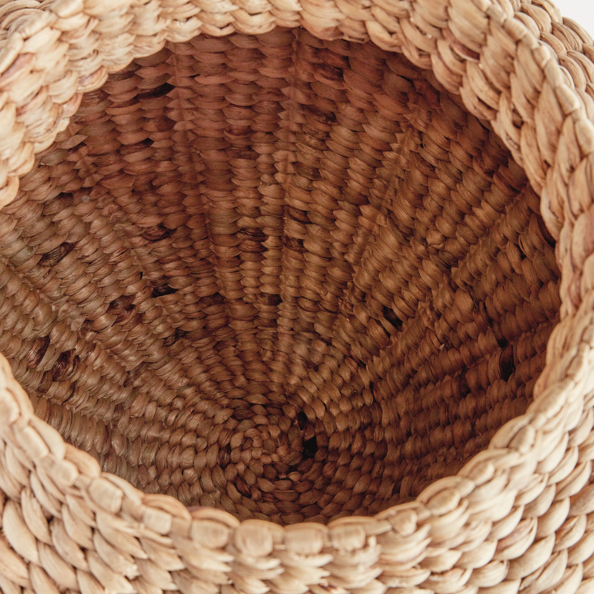 Maelle Water Hyacinth Urn