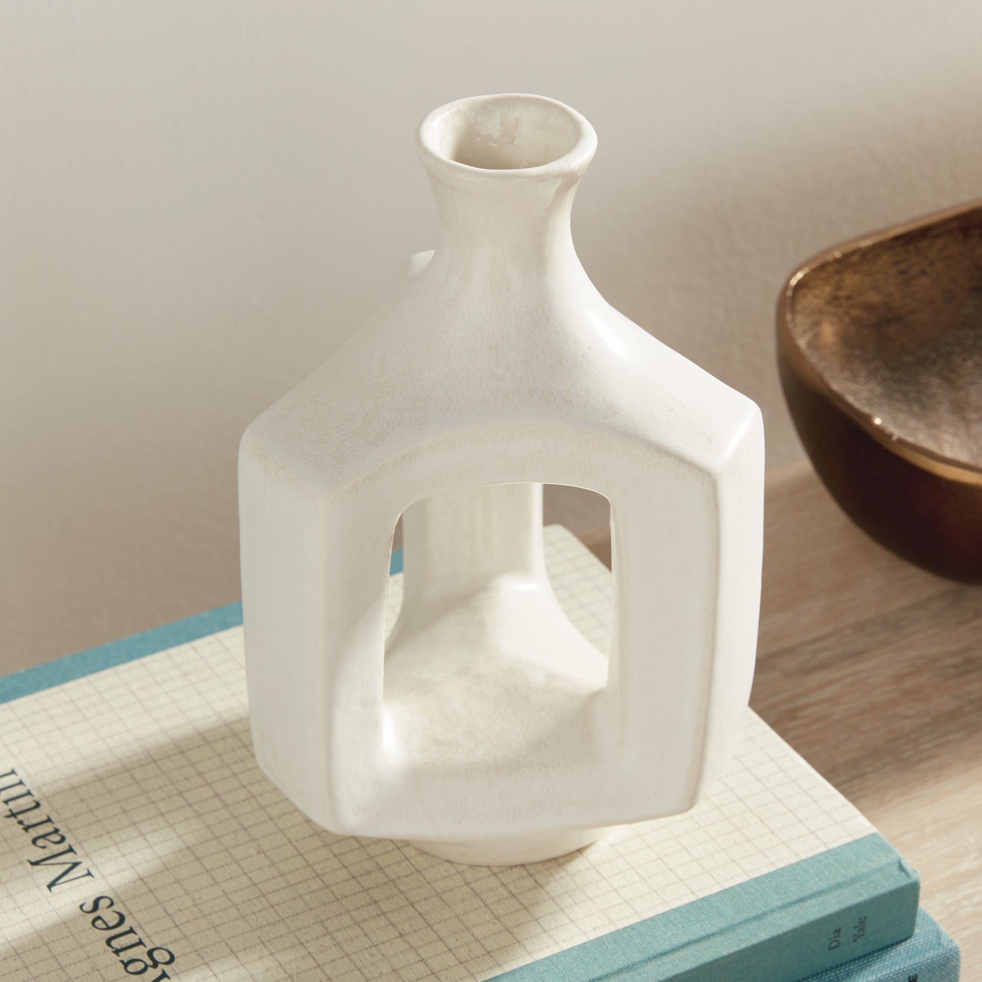 SONYA VASE SHORT