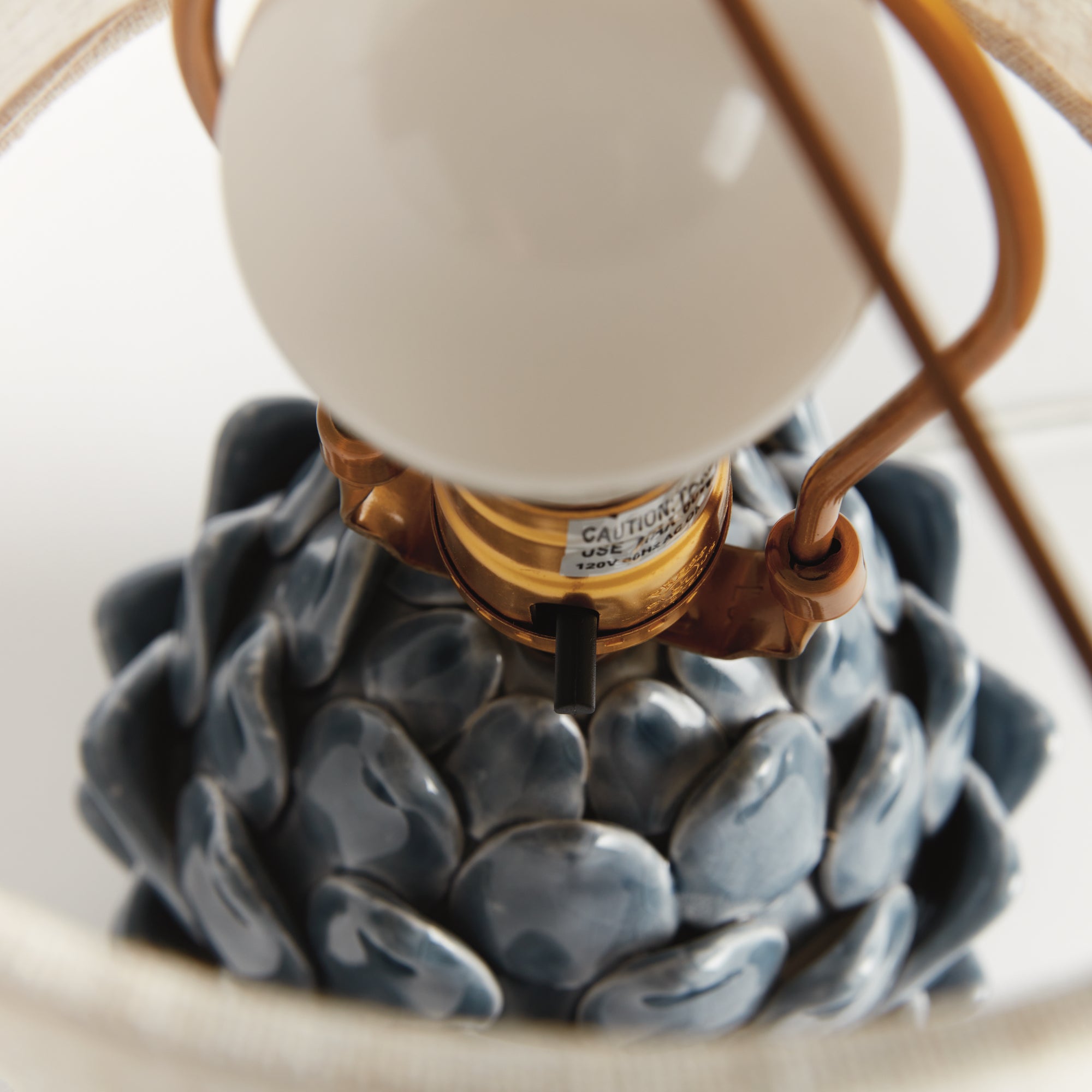 Deveraux Lamp