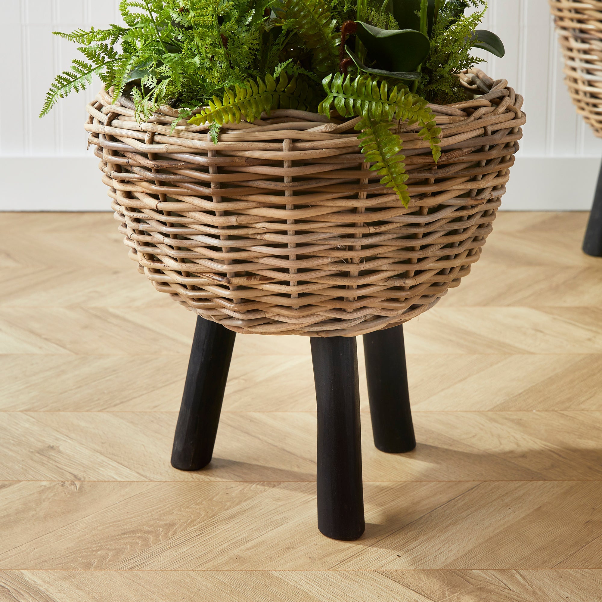 Rattan Twine Dry Basket Plant Riser 17"