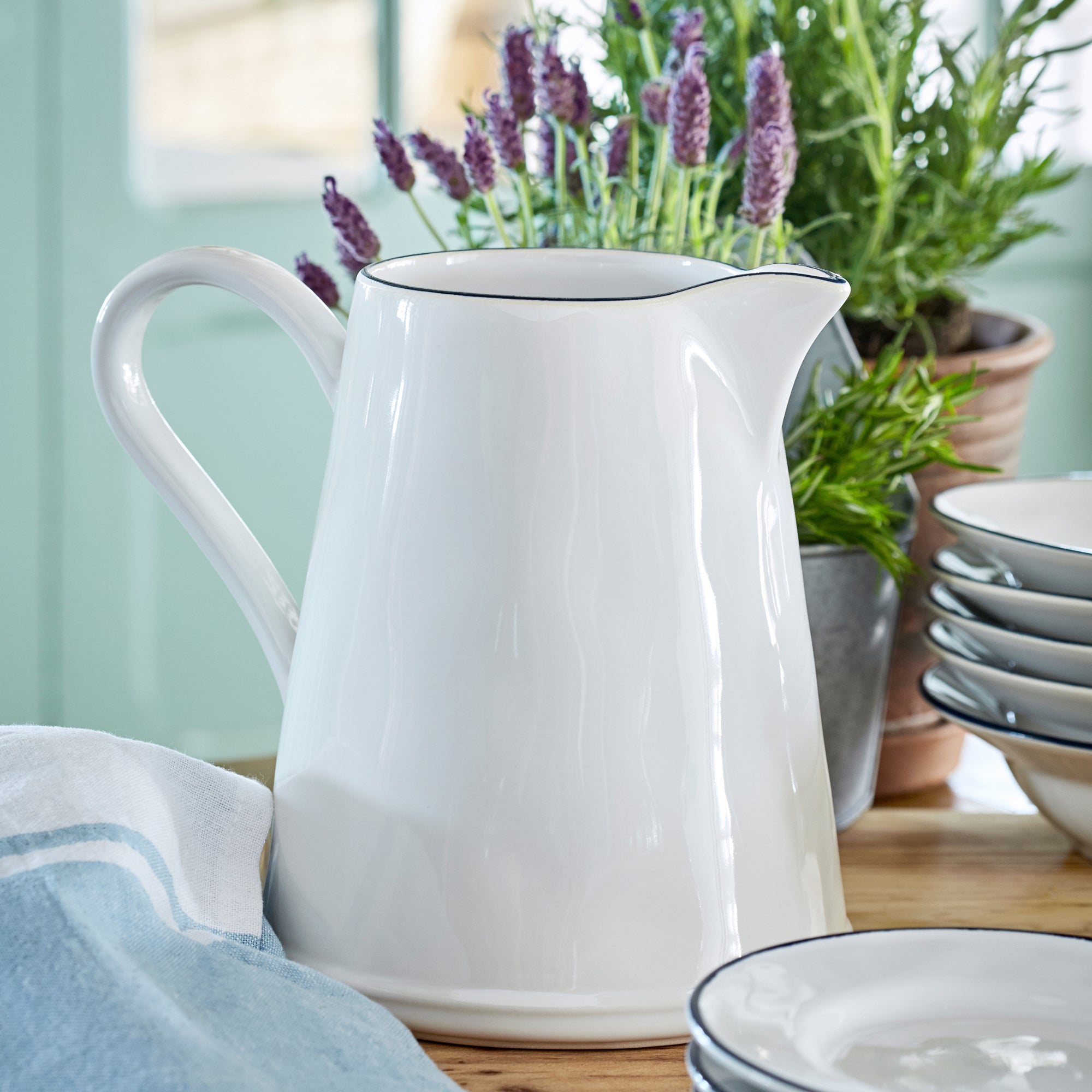 BEJA PITCHER 74 OZ.
