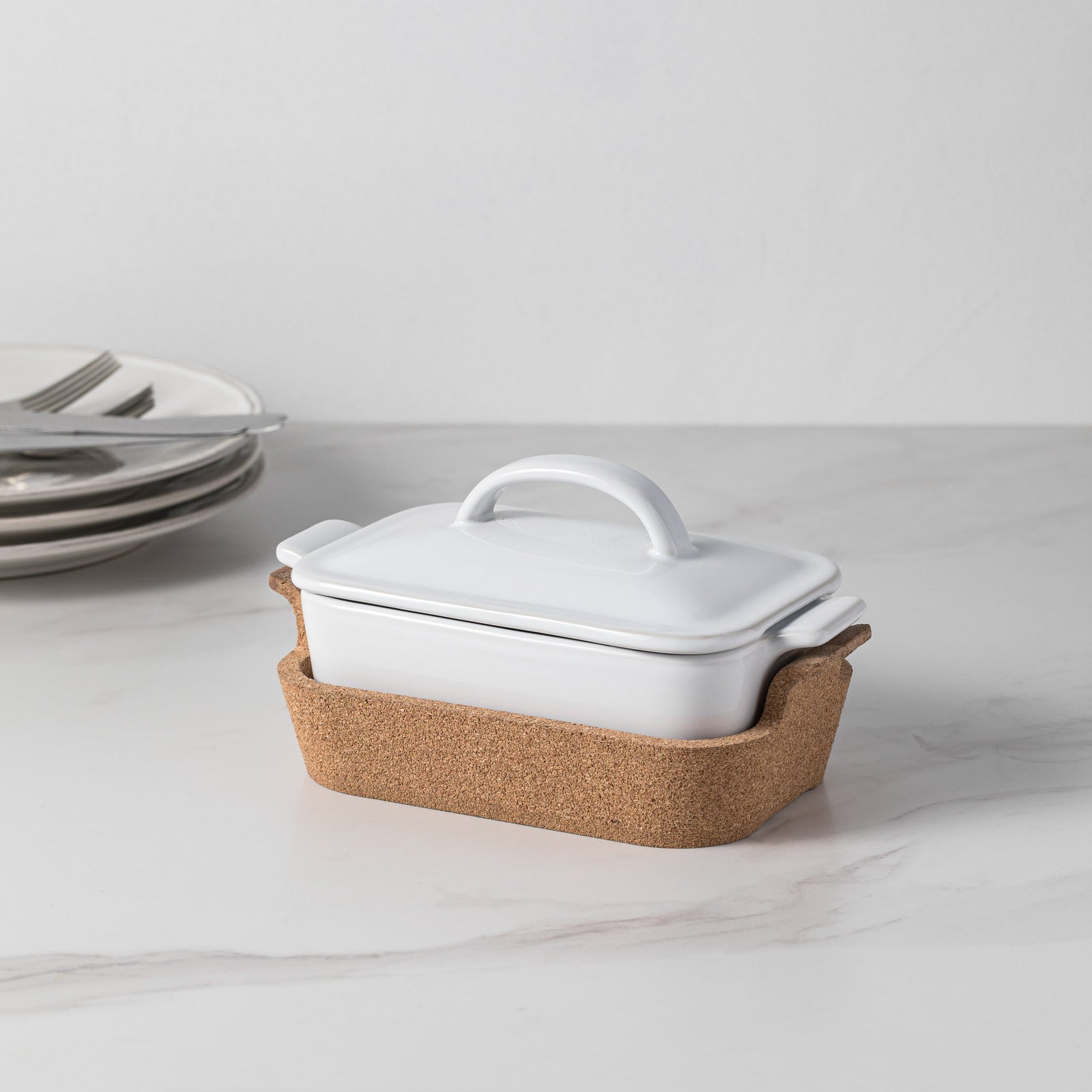 Gift Rectangular Covered Casserole with Cork Tray Ensemble Casafina by COSTA NOVA