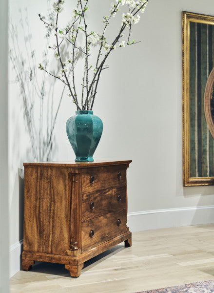 Casual Accents Medium Chest of Drawers