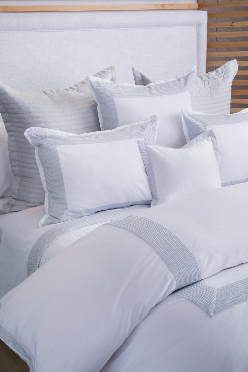 Herron - Pillowcase (White/Silver) Set of 2