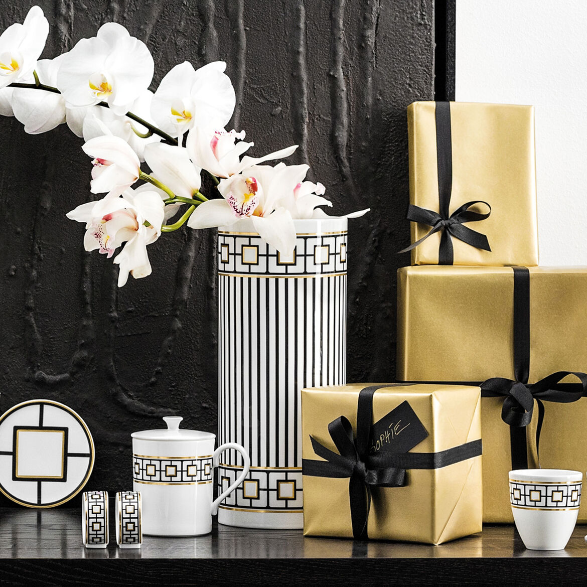 MetroLuxe Gifts Tall Vase