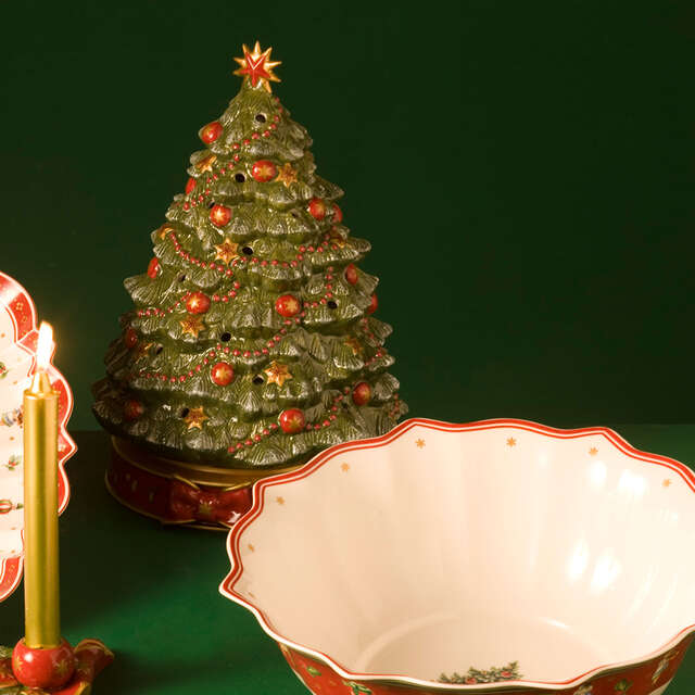 Whimsy Wonders Christmas music box