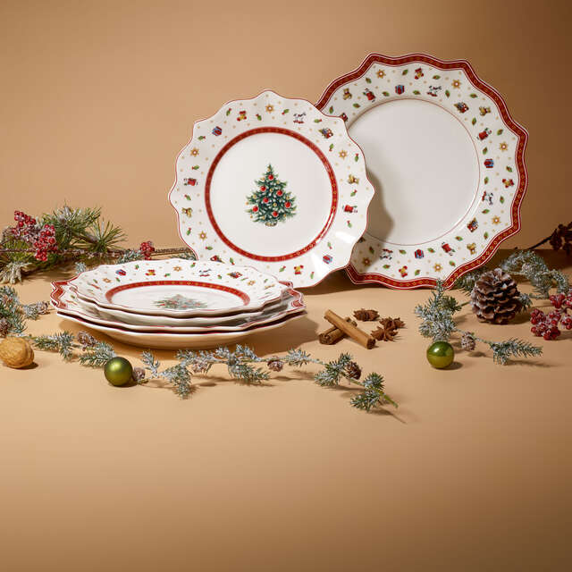 Whimsy Wonders Dinnerware set