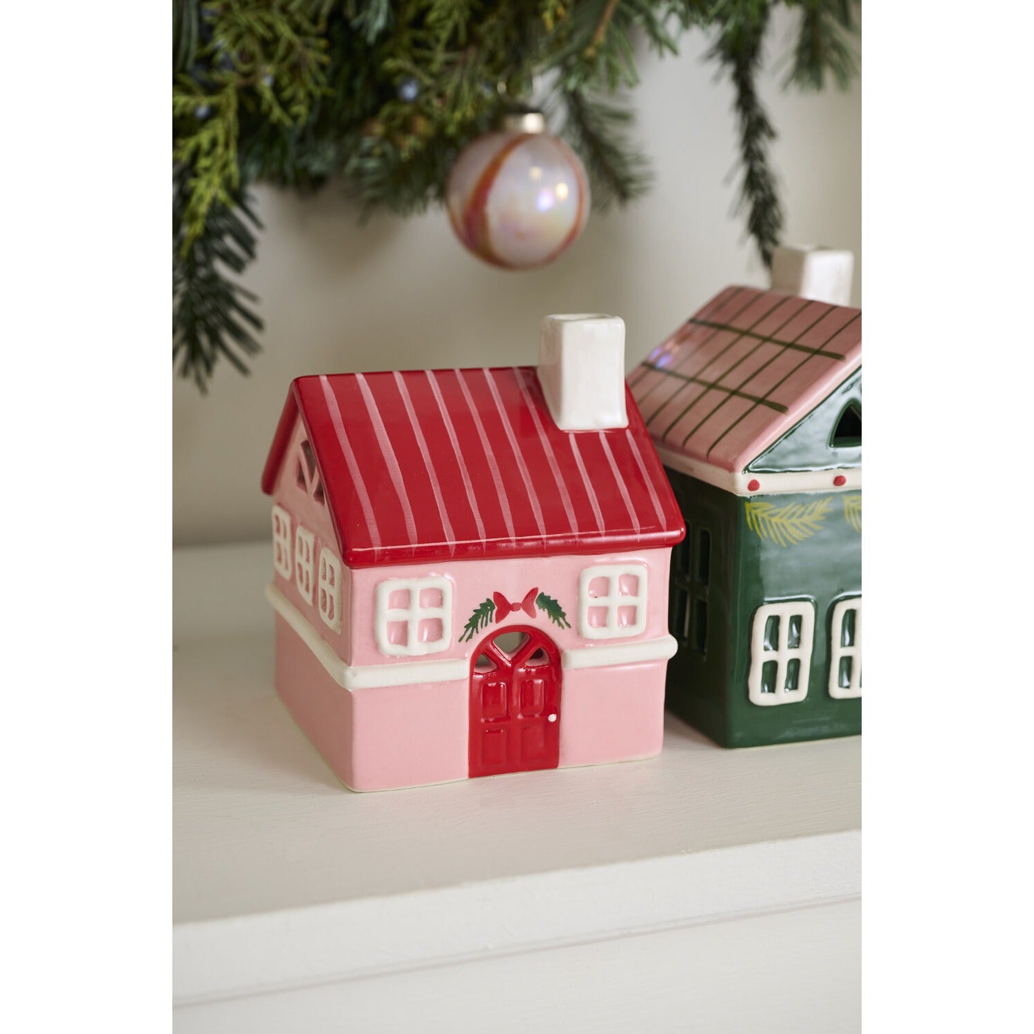 Merrivale House Figurine - Set of 2