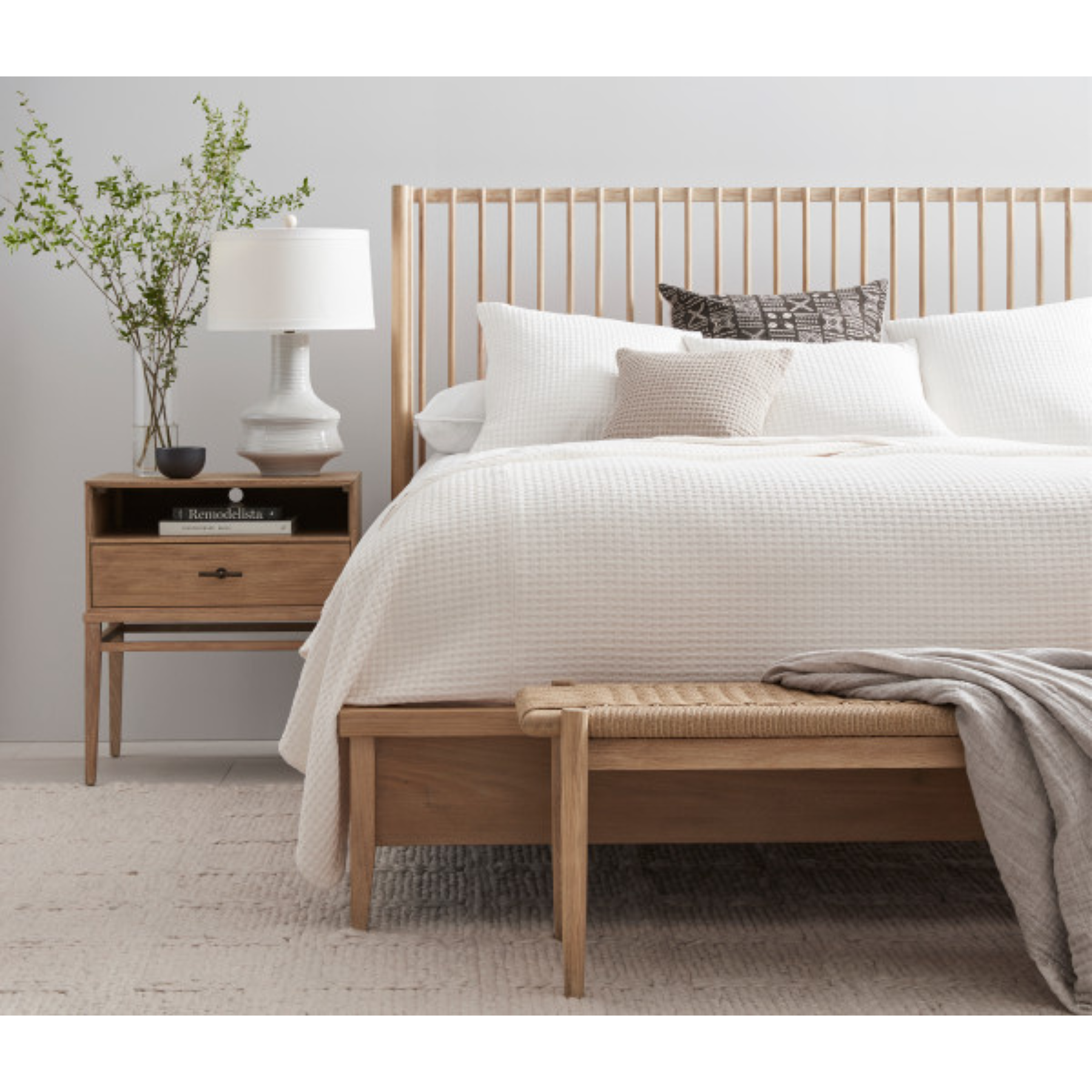 Frame Queen Spindle Bed