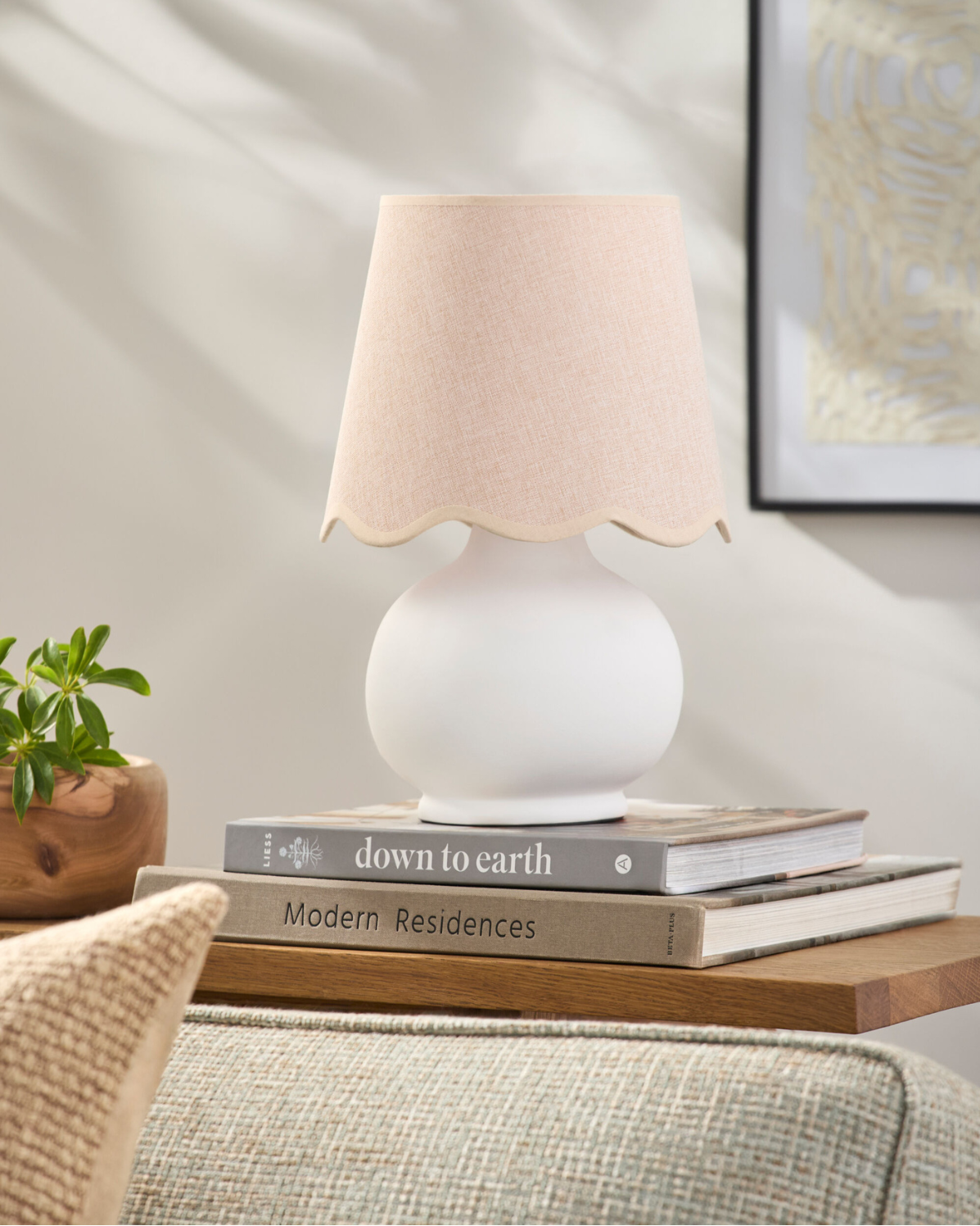 Stella Diminuta Accent Table Lamp (Scalloped Shade)