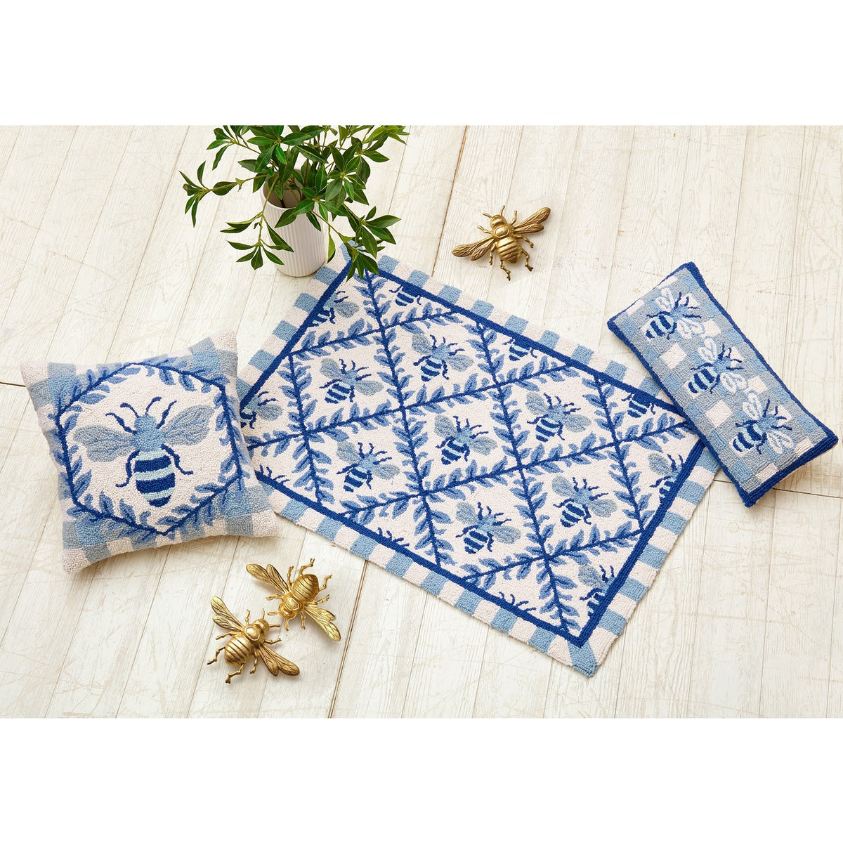 Bee Trellis Hook Rug