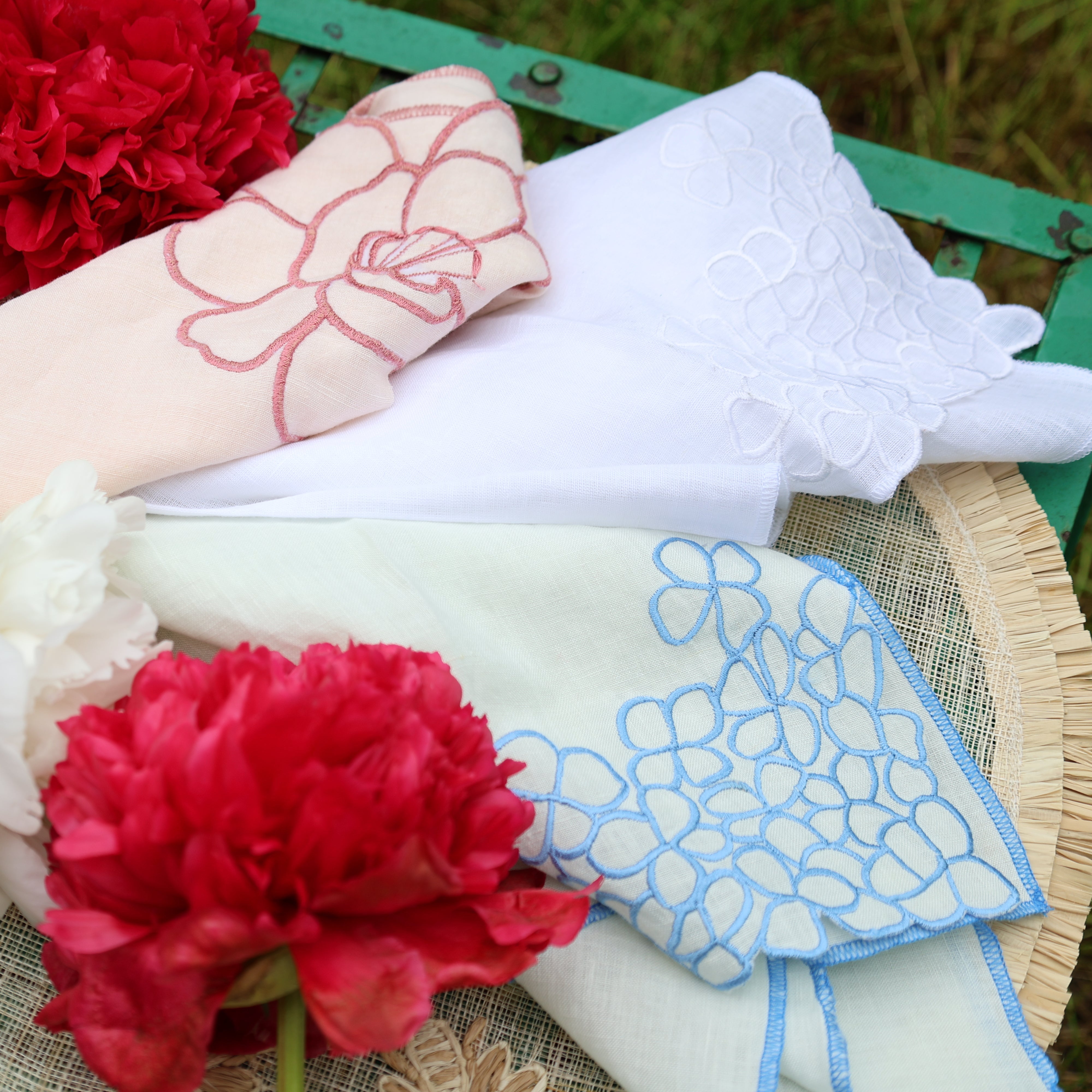 Hydrangea dinner napkins, white, set of two