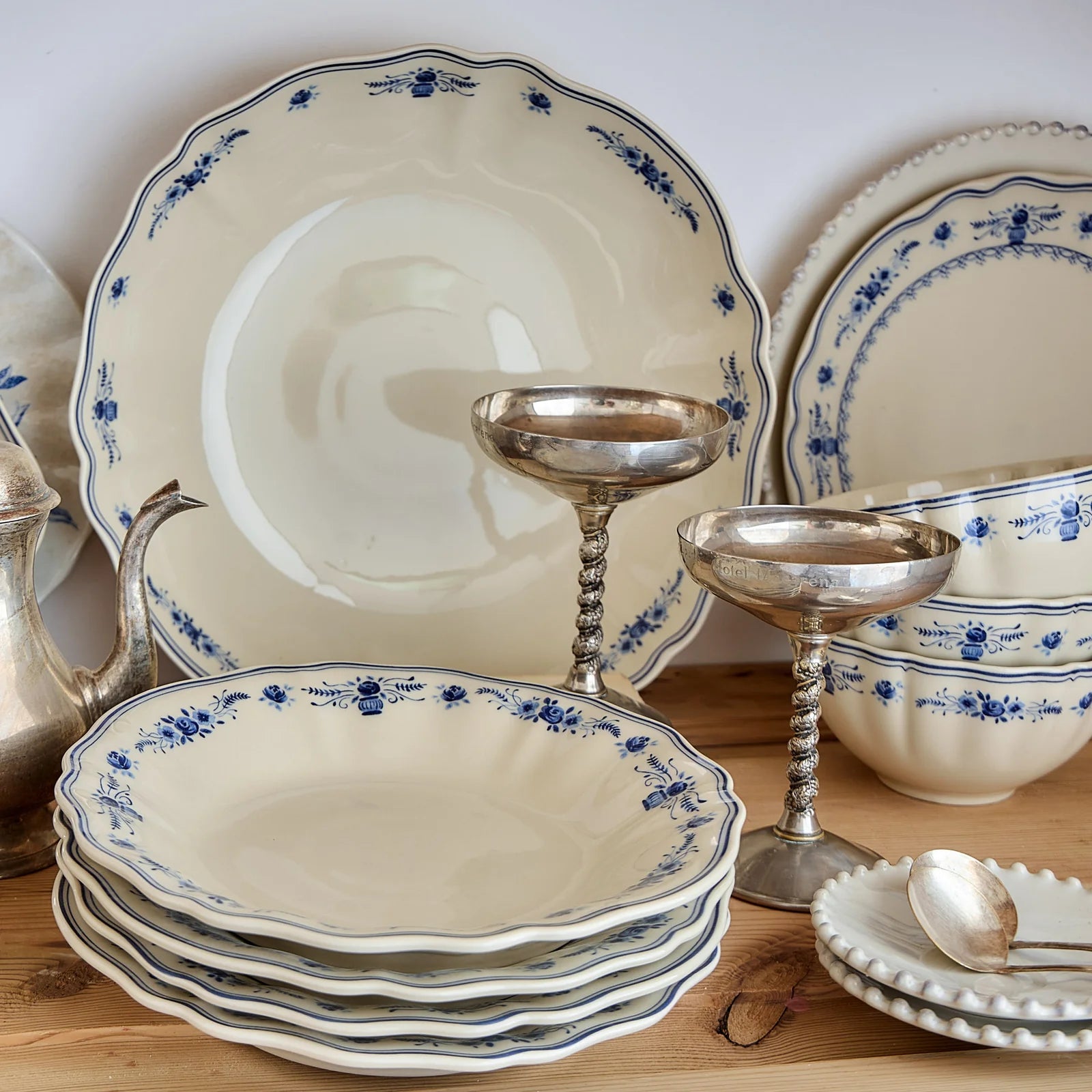 Low Serving Bowl Vila