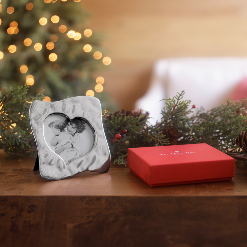 GIFTABLES Curved Heart 5 x 5 Frame