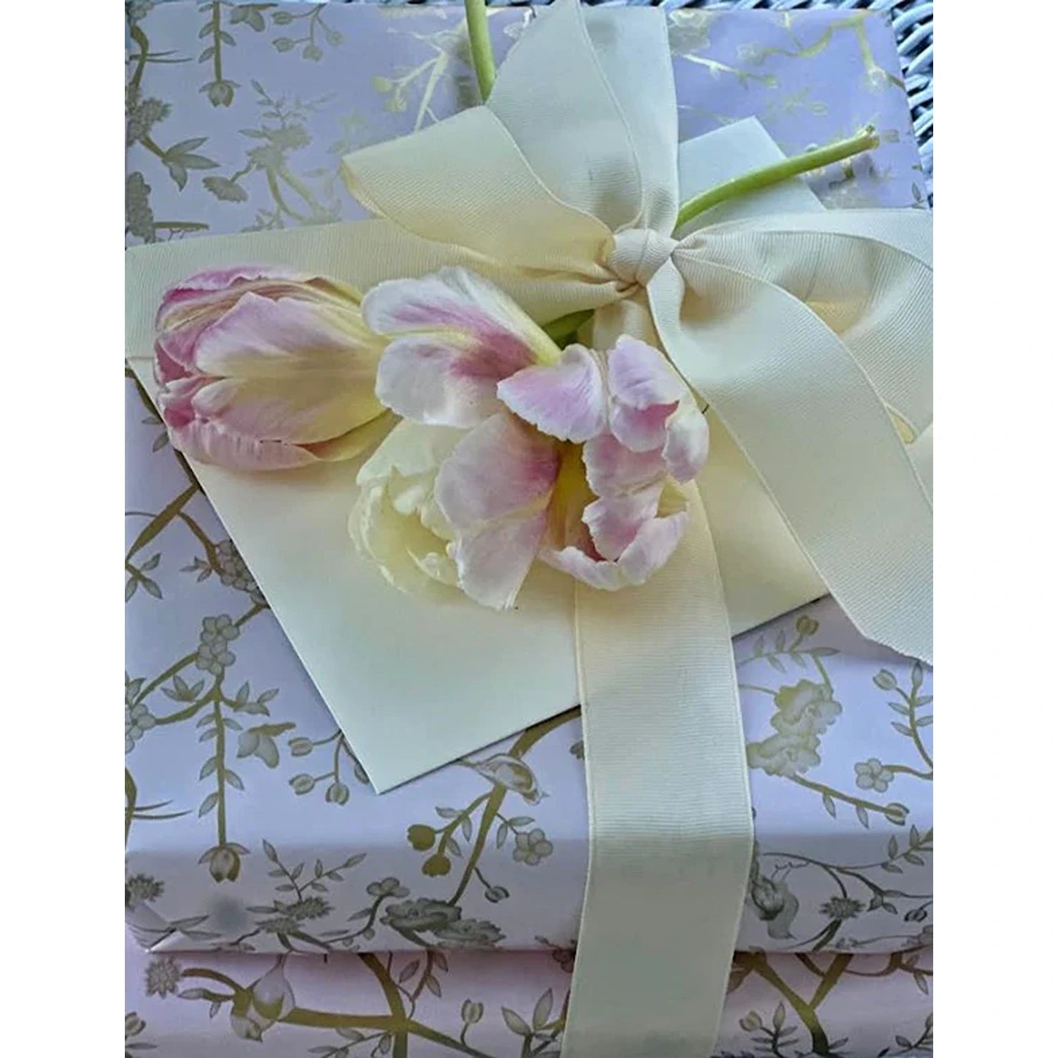 Pink and Gold Chinoiserie Gift Wrap