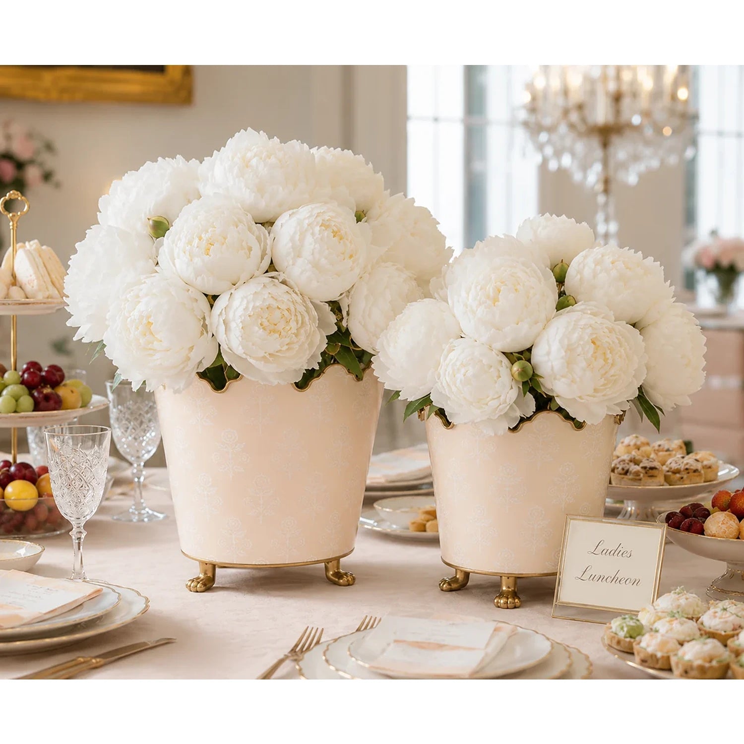Pale Peach Floral Scalloped Planter (2 Sizes)