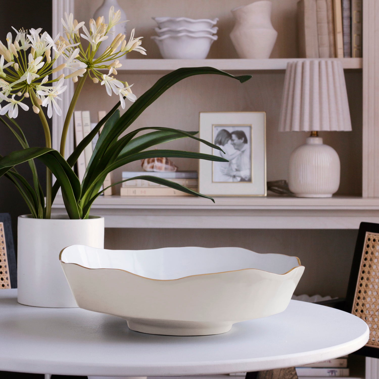 ENCANTO Dakota Large Bowl (Cream and White)