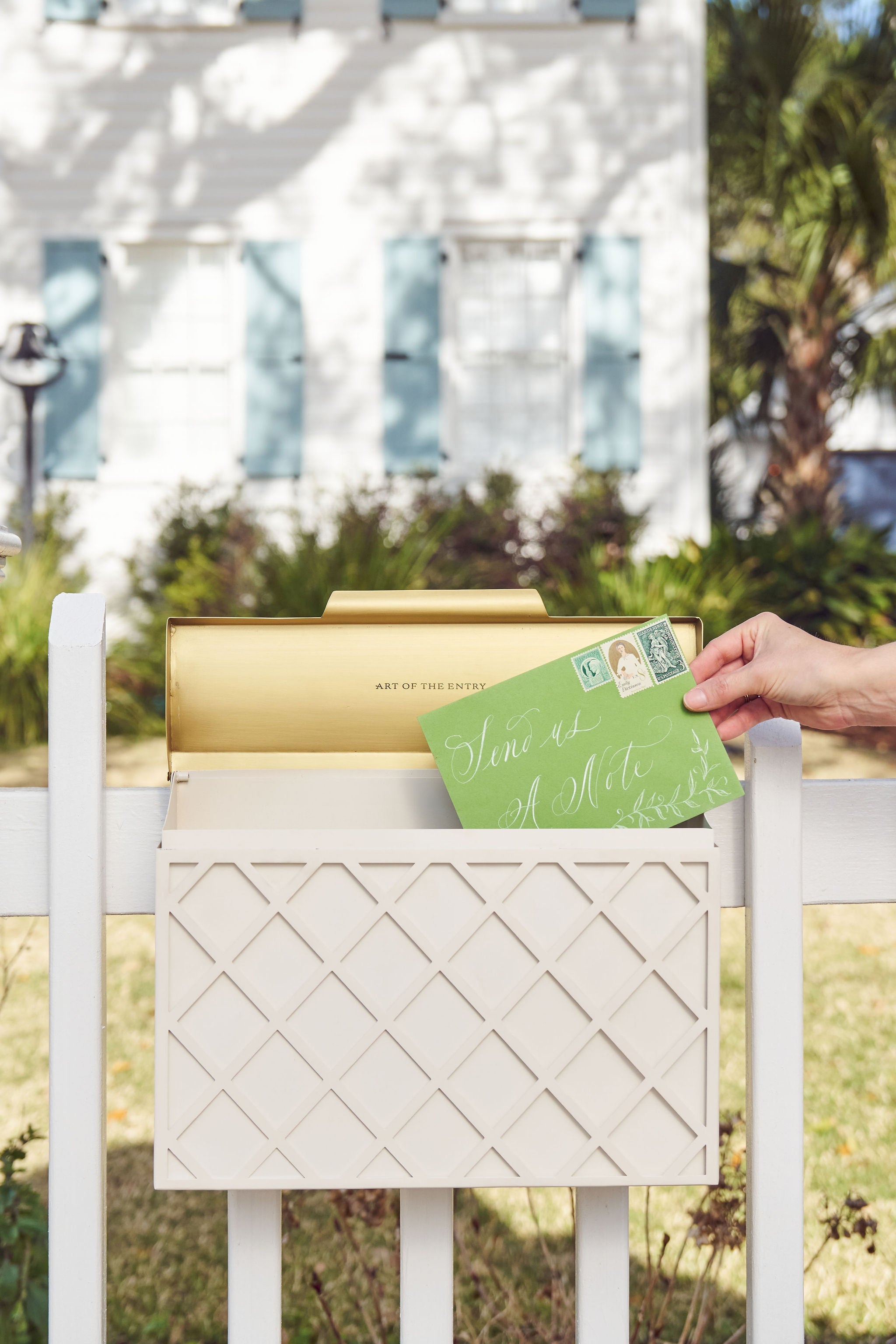 Wall-mount Mailbox in Trellis White