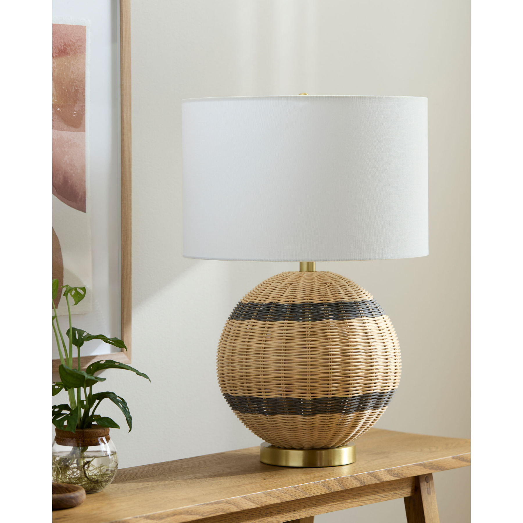 Briec Accent Table Lamp