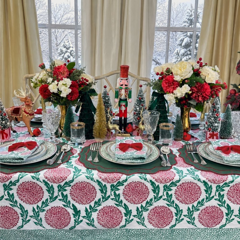 Holiday Flower and Vine - Set of 4 Napkins