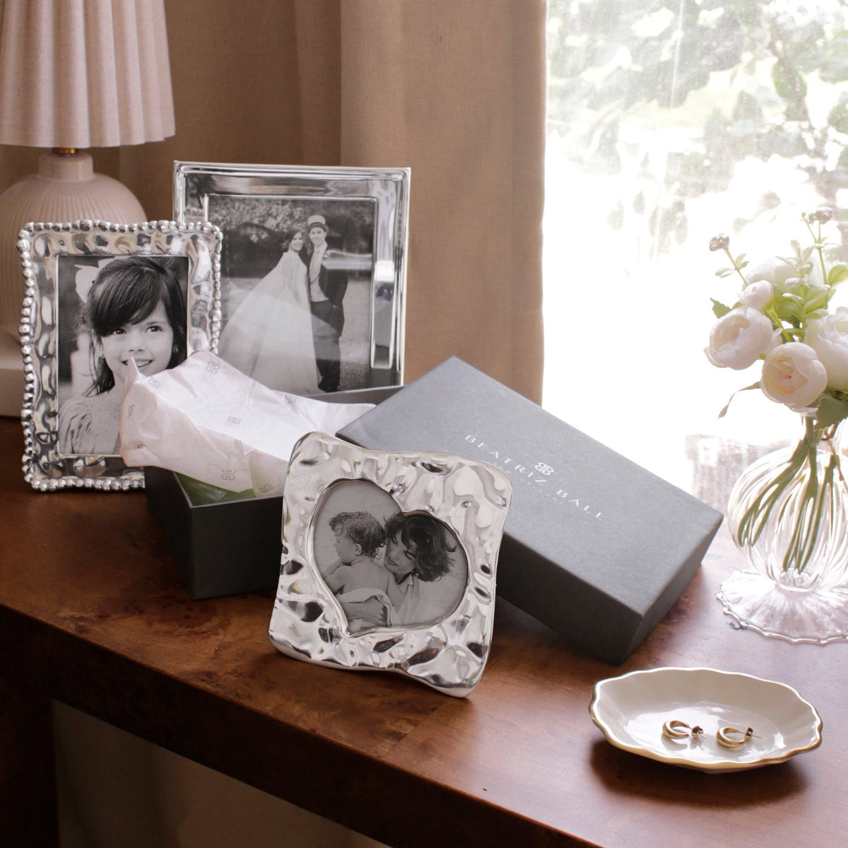 GIFTABLES Curved Heart 5 x 5 Frame