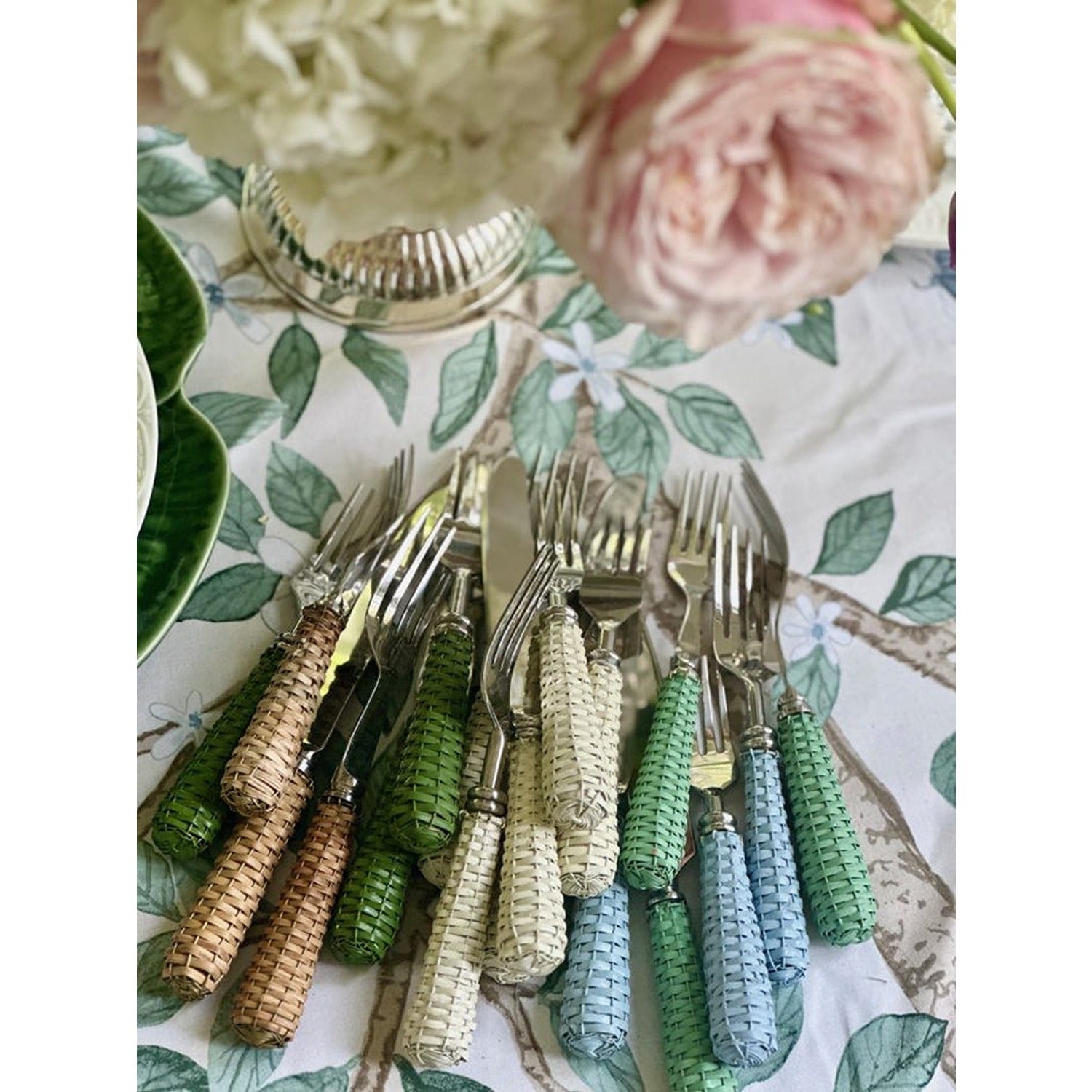 White Basketweave Five Piece Flatware Set