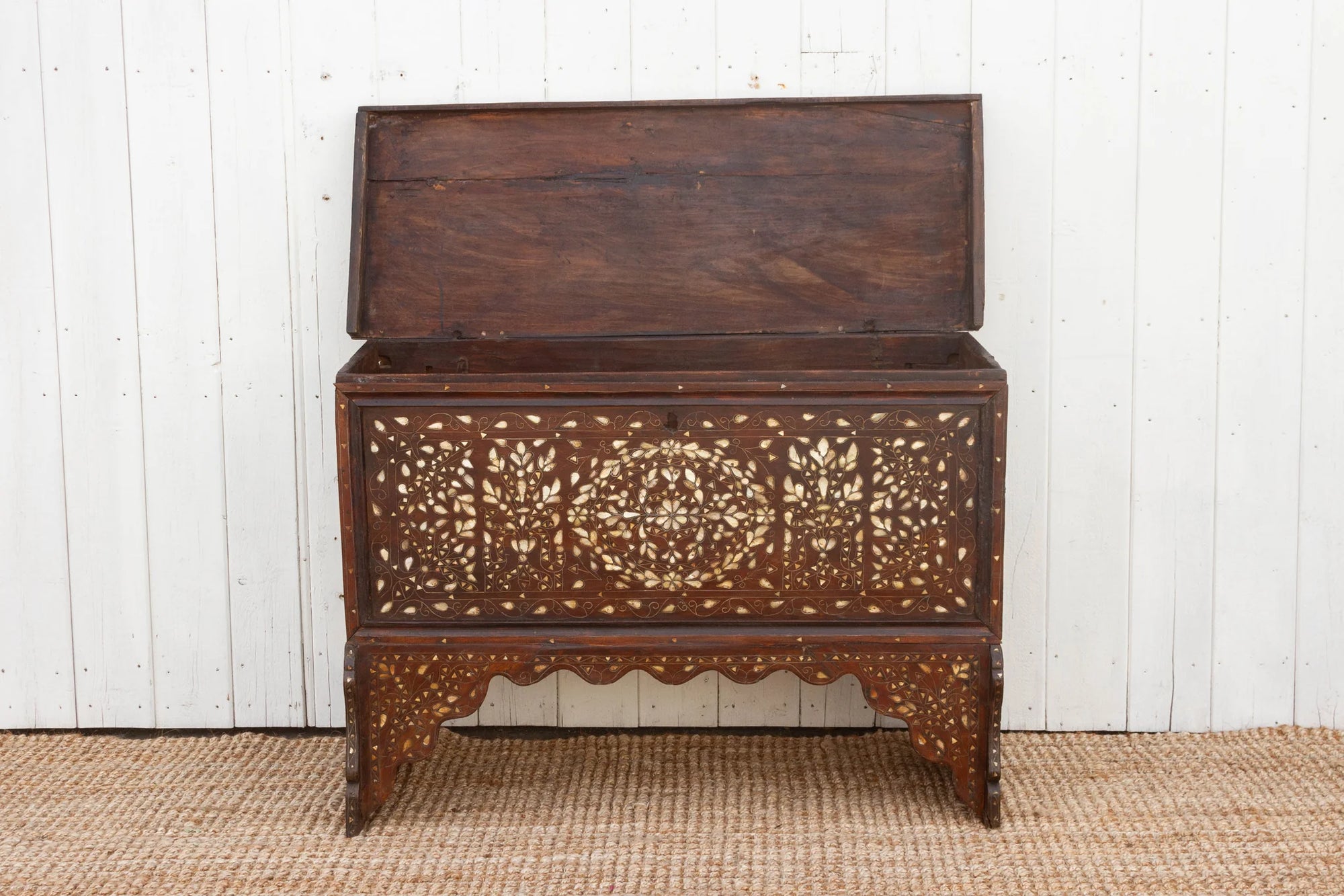 Rare Floral Inlay Mother Of Pearl Damascus Chest