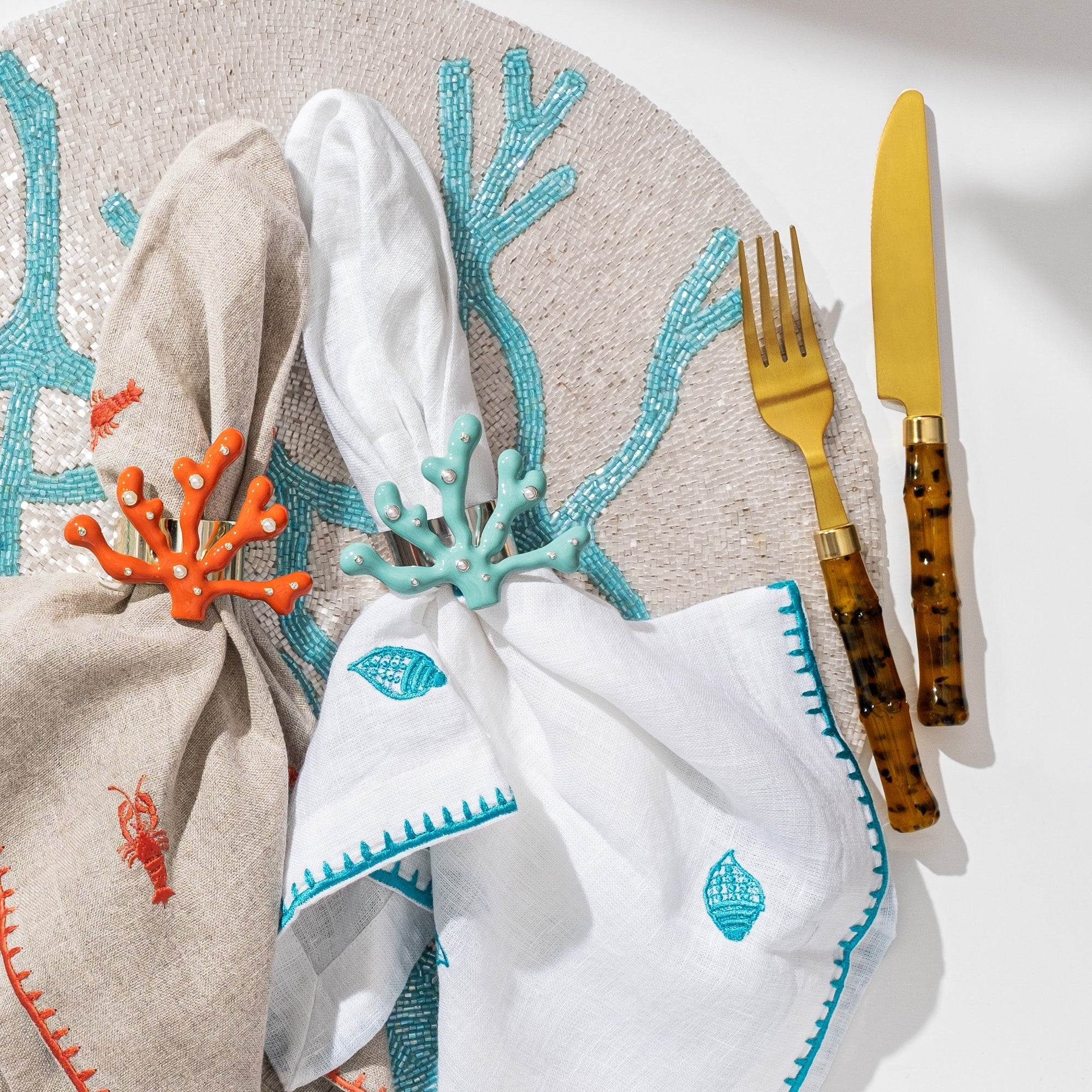 Shell embroidered dinner napkins, white, set of two