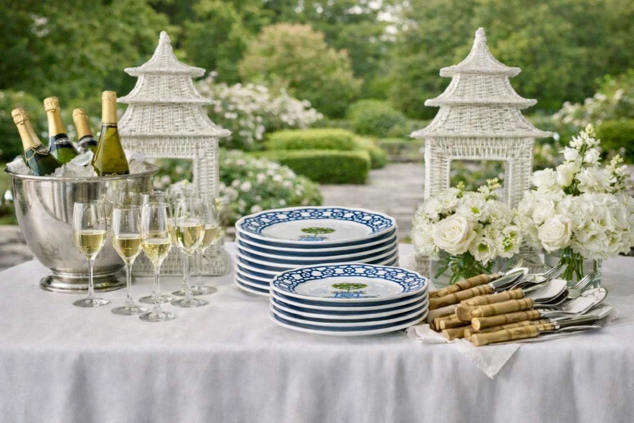 Trellis and Topiary Melamine Dinnerware Collection