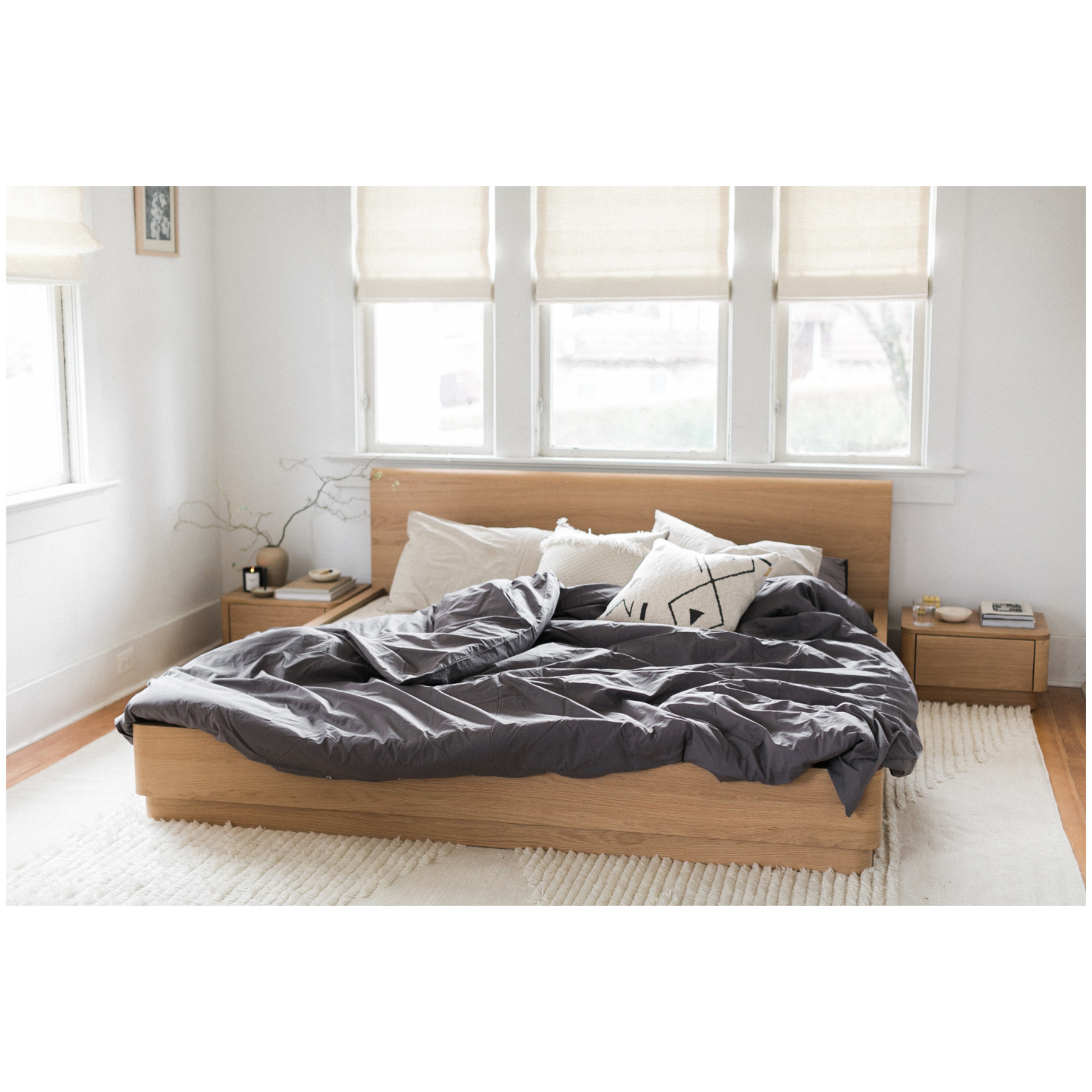 Crescent Bed