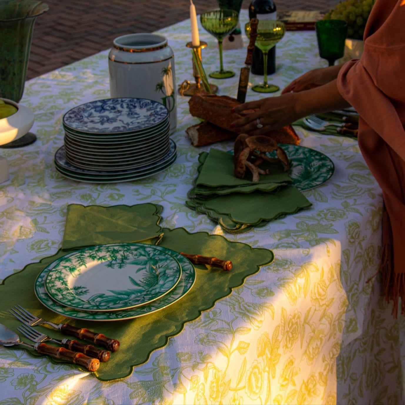 Monsoon Verdant Dinner Plate - Set of 4 (+1 Bonus Plate)