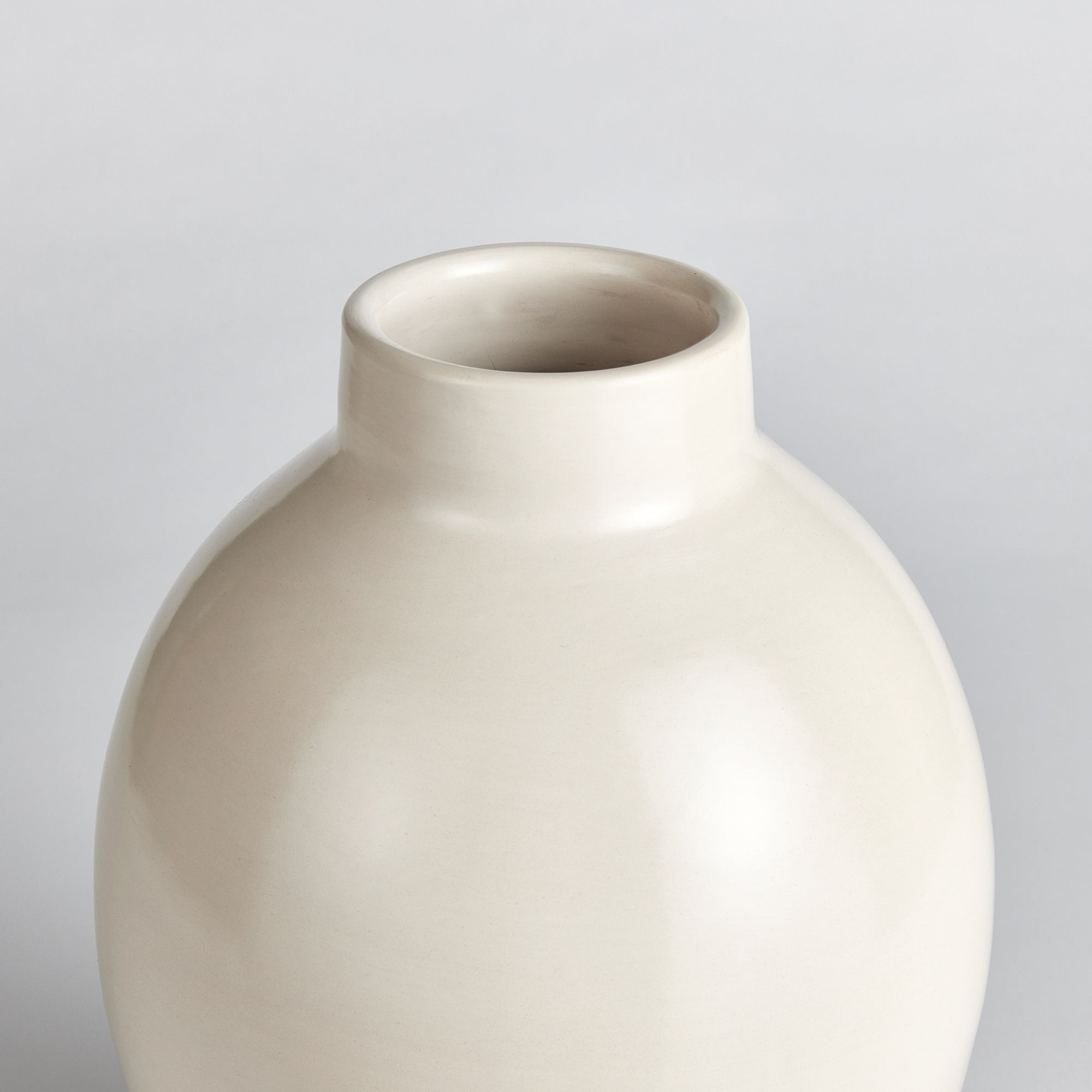 Avera Vase