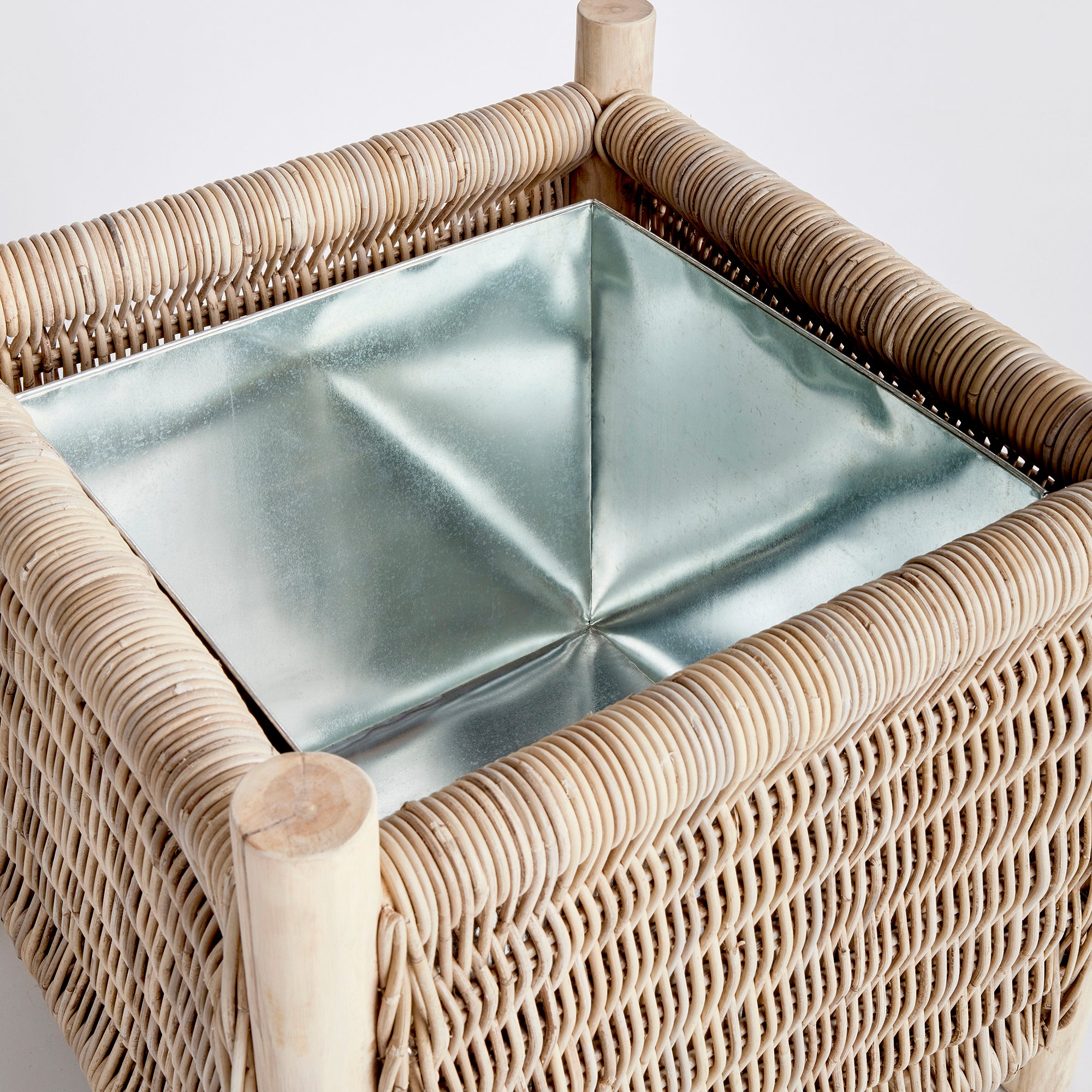 Daito Medium Planter