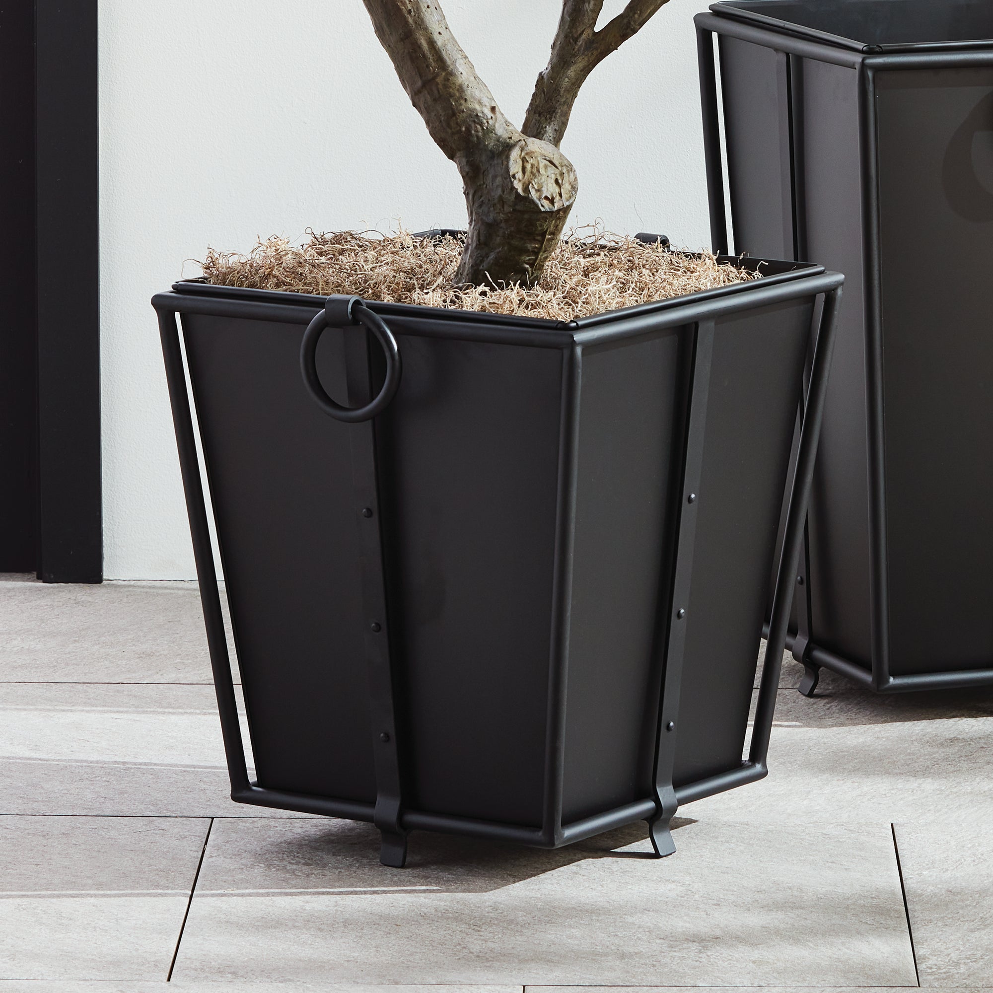 Axel Tapered Plant Pot