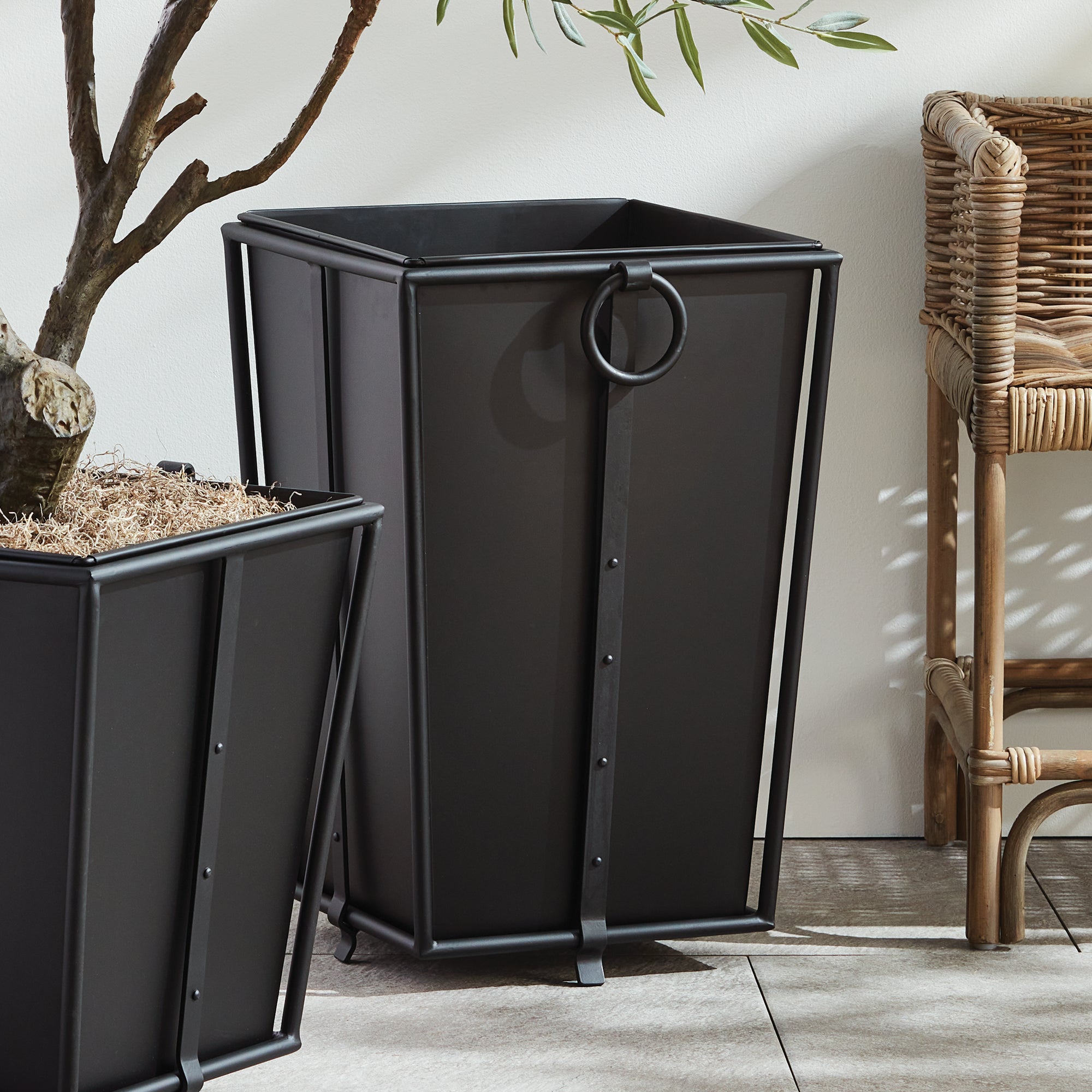 Axel Tapered Plant Pot