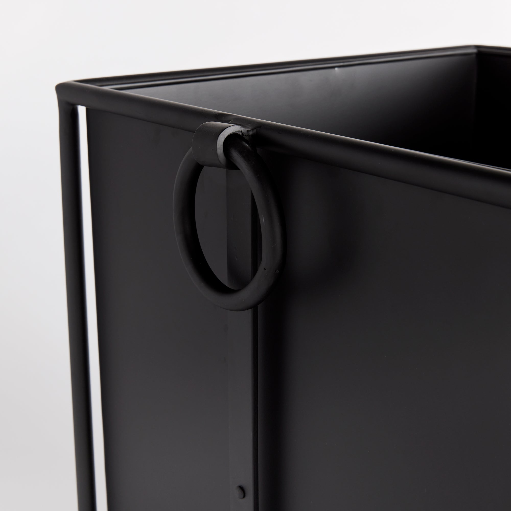 Axel Square Plant Pot