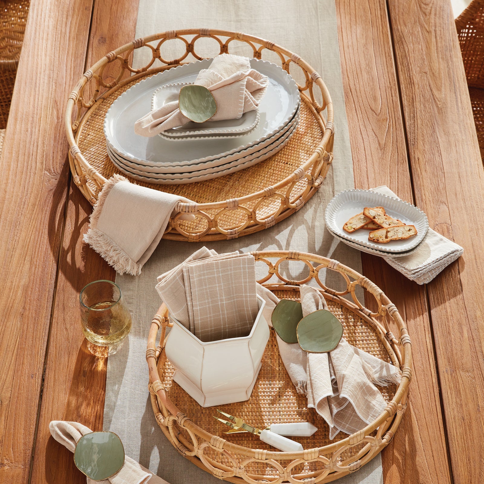 Alnette Round Trays Set of 2