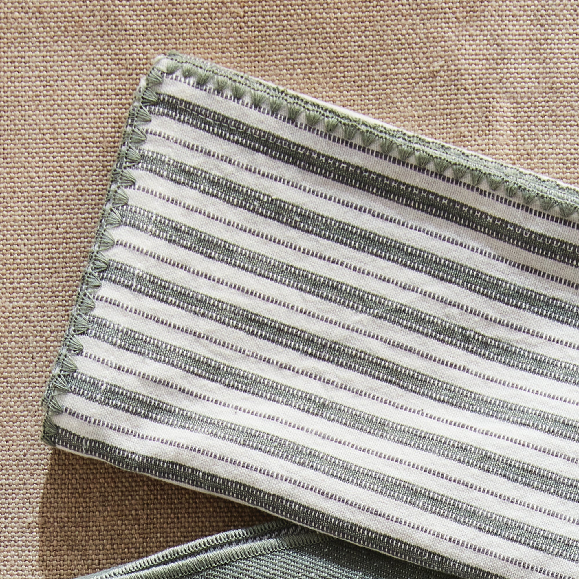 Veyra Dinner Napkins, Set of 4