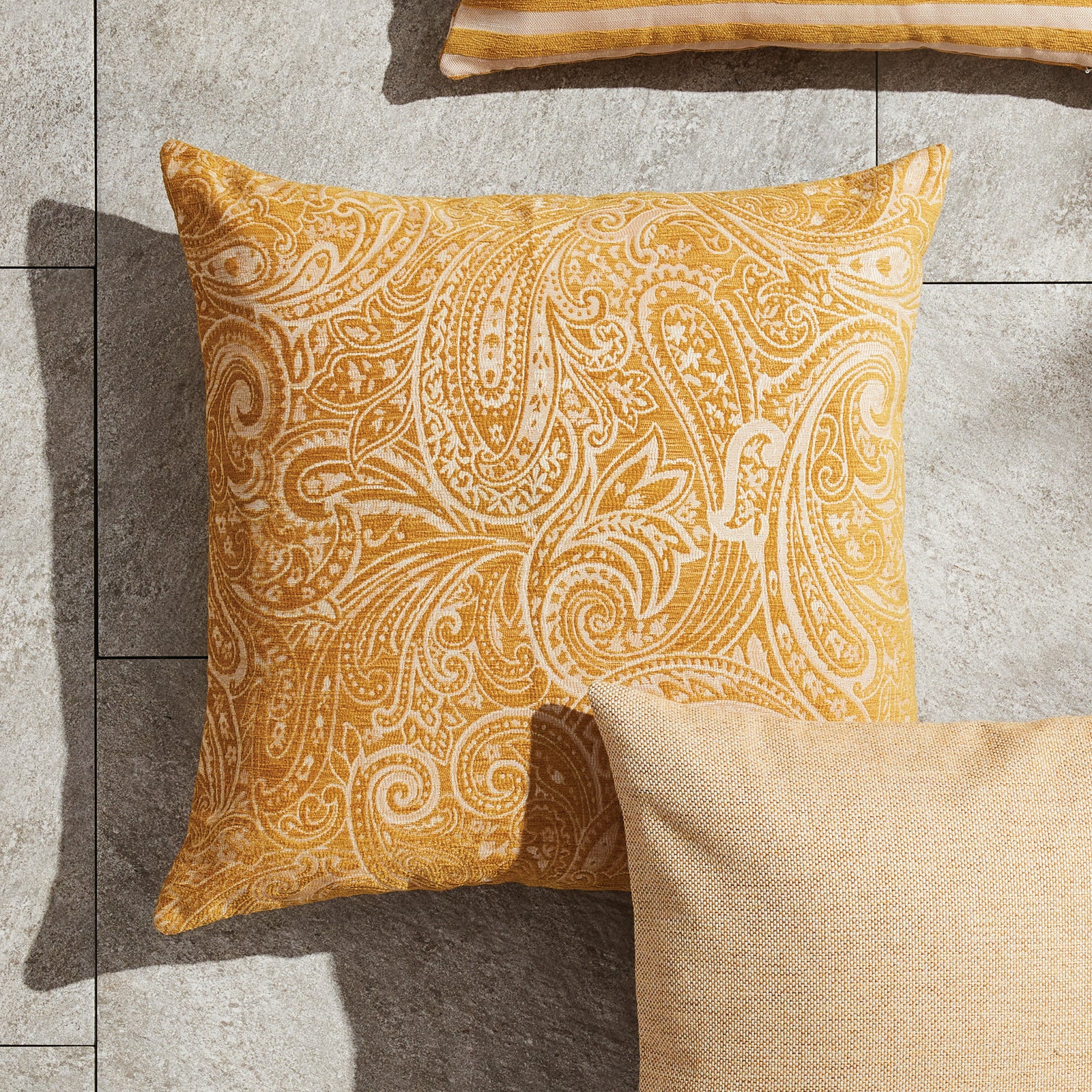 Yarine Square Indoor-Outdoor Pillow