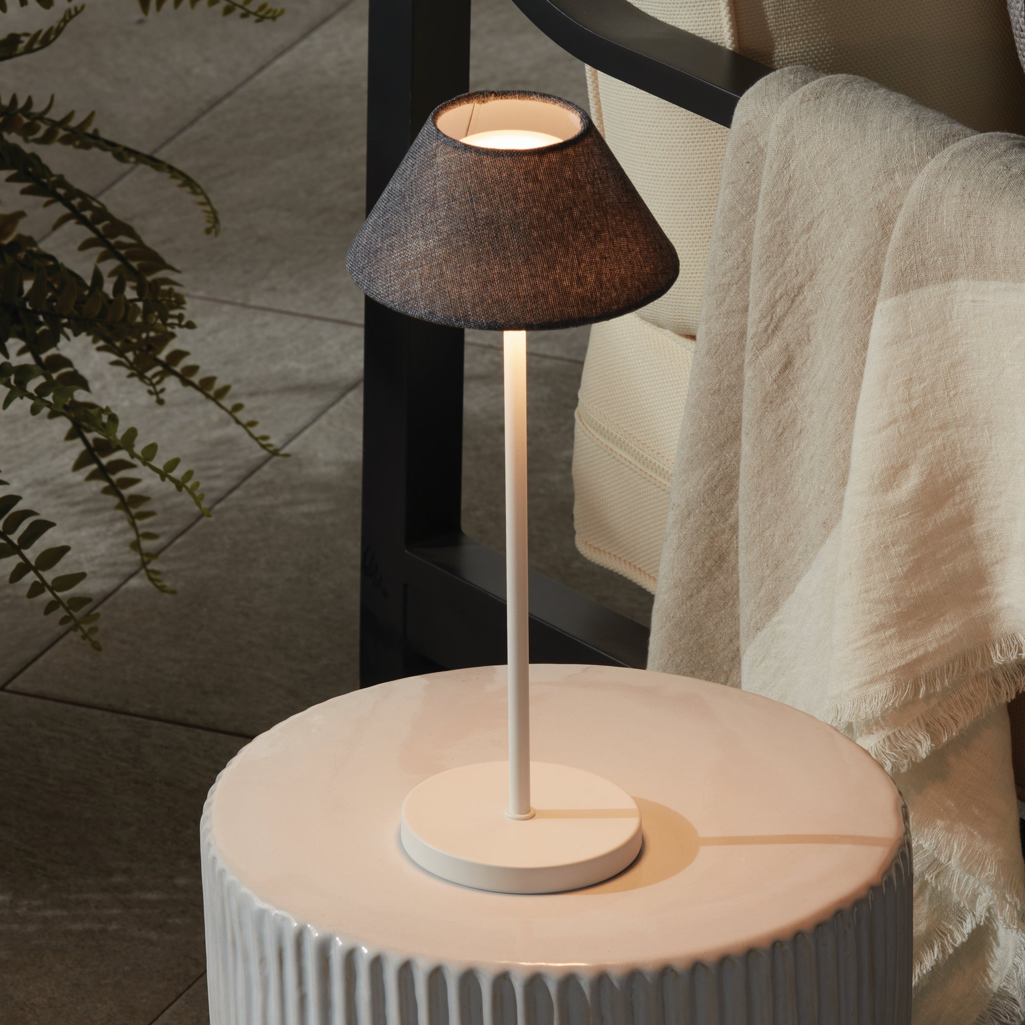 Levi Cordless Led Lamp (White Base)