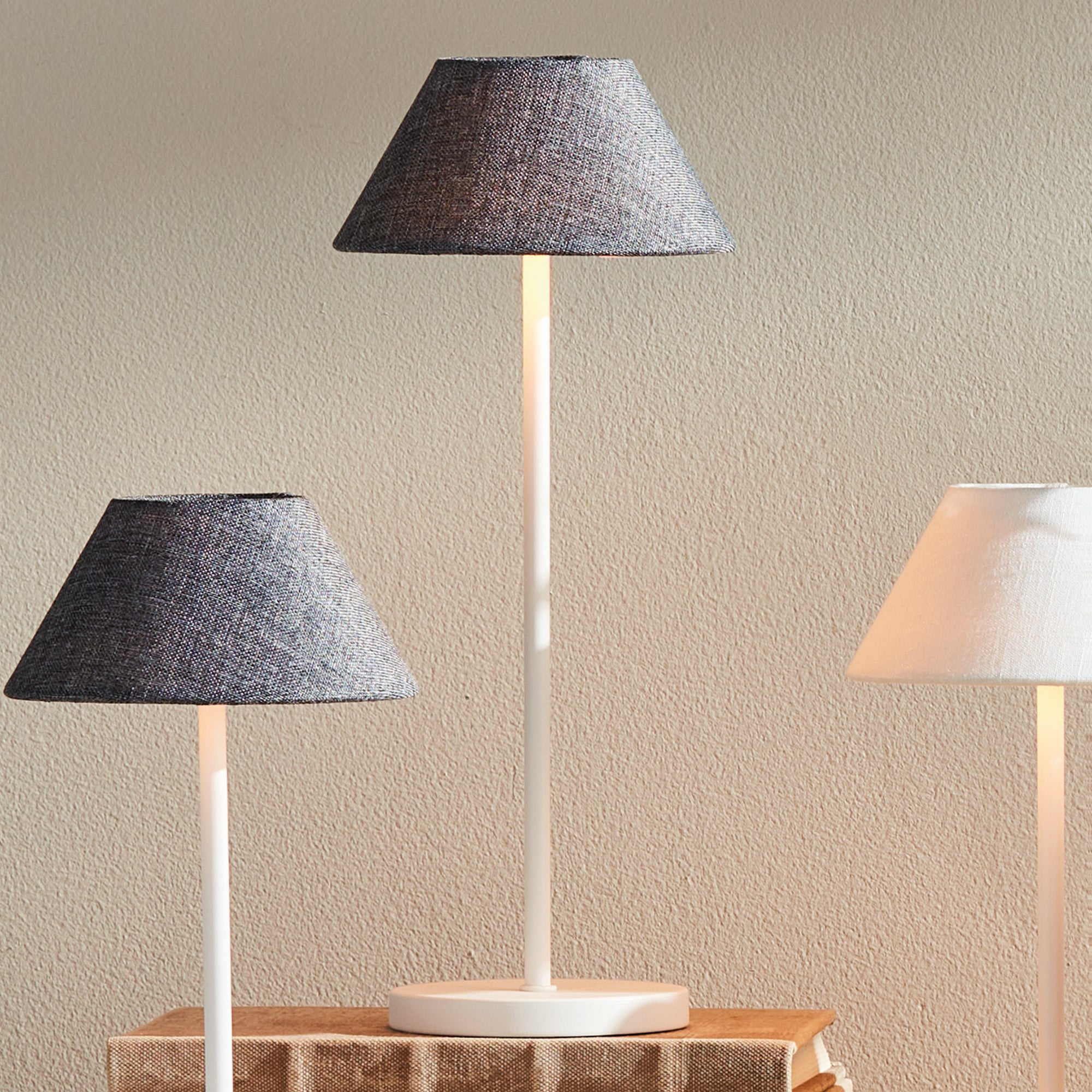 Levi Cordless Led Lamp (White Base)