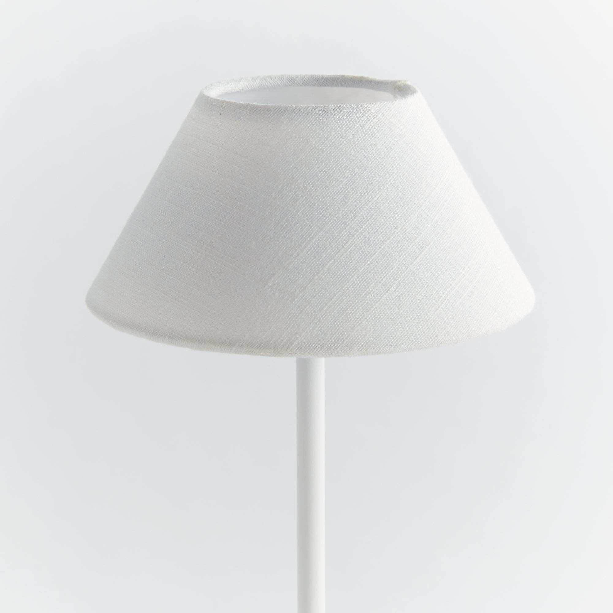 Levi Cordless Led Lamp (White Base)