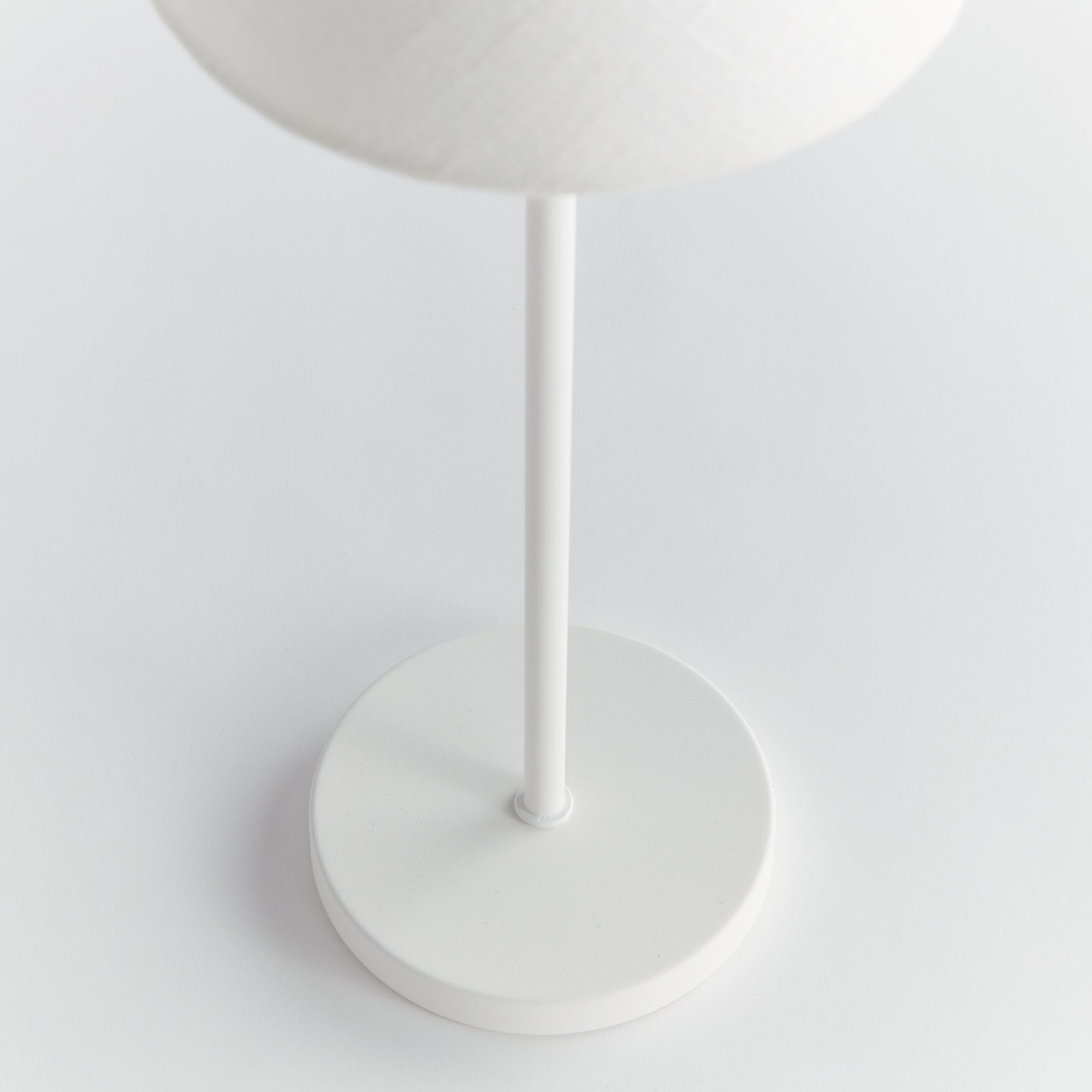 Levi Cordless Led Lamp (White Base)