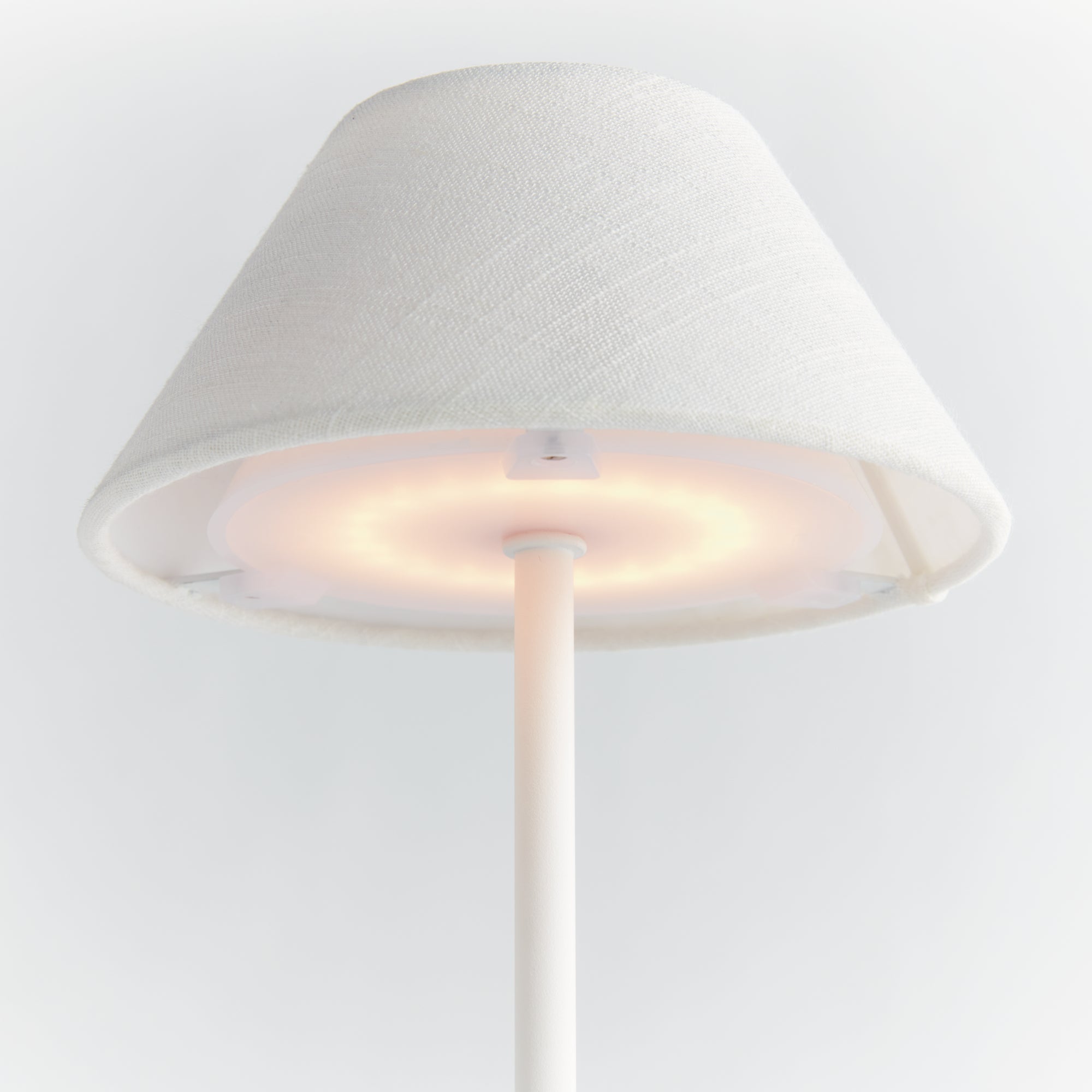 Levi Cordless Led Lamp (White Base)