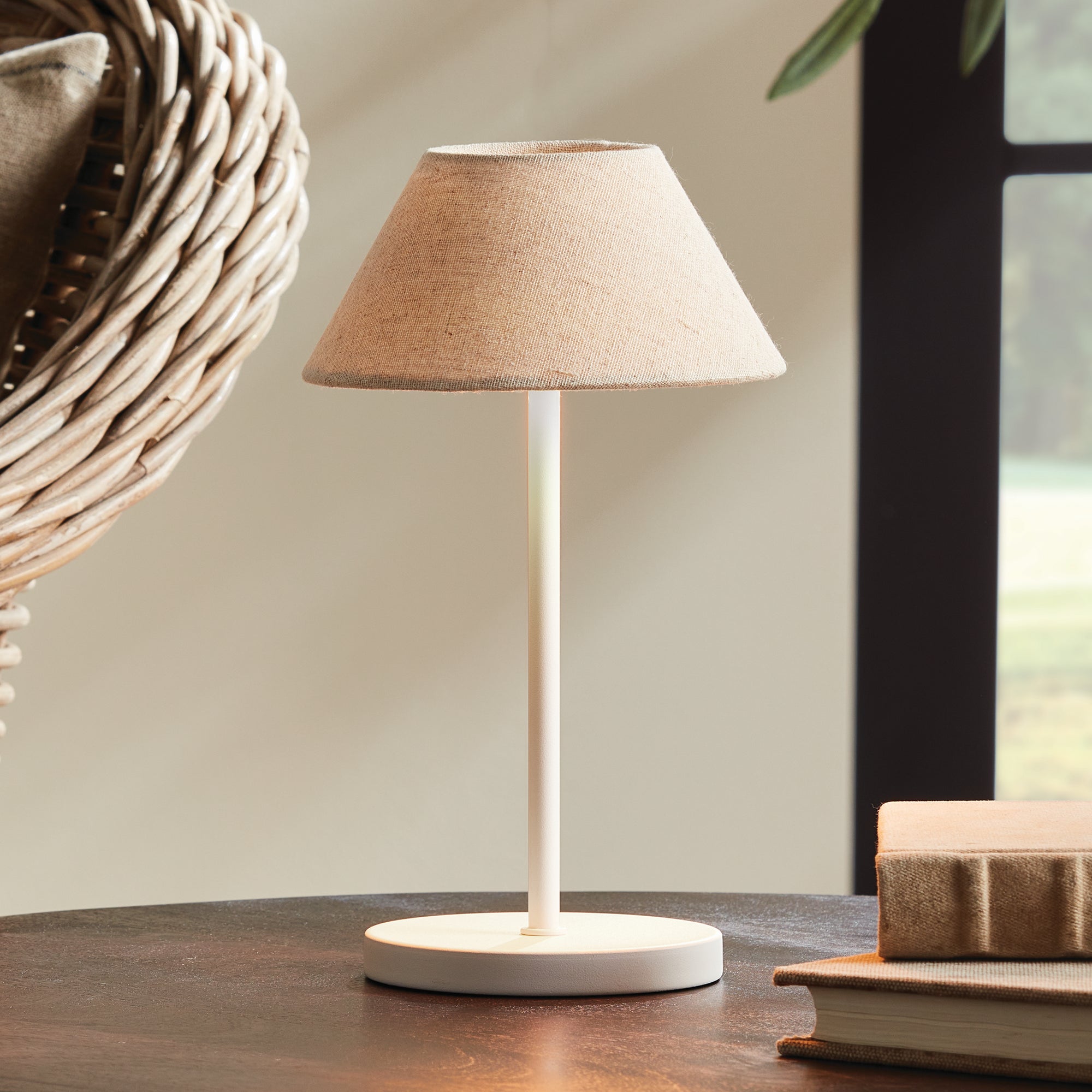 Levi Cordless Lamp Linen Shade 10"